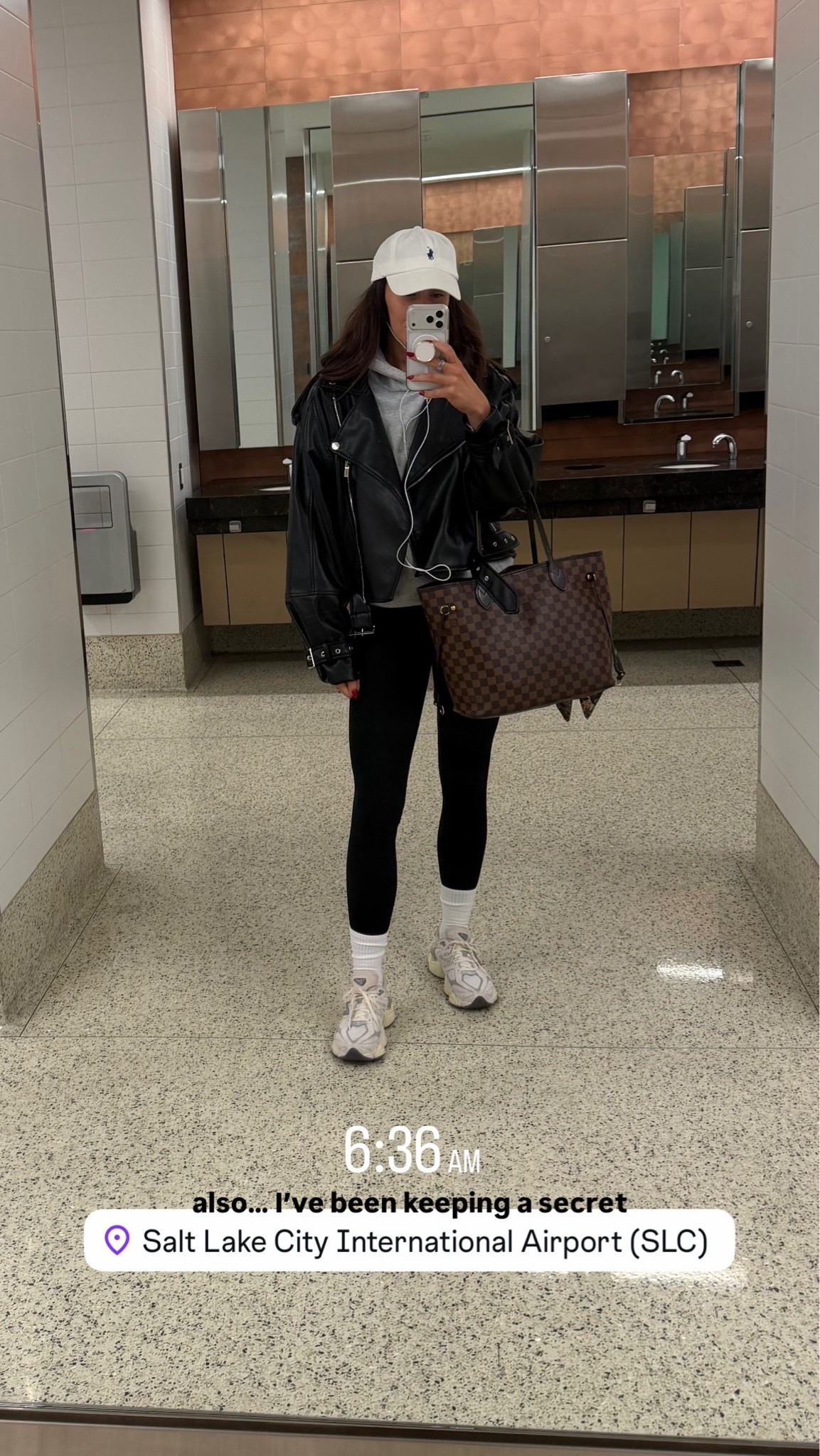 travel day outfit ✈️ 

Sweatshirt: M
Leggings: M
Coat: old (linked similar)

#LTKootd #LTKdayinmylife