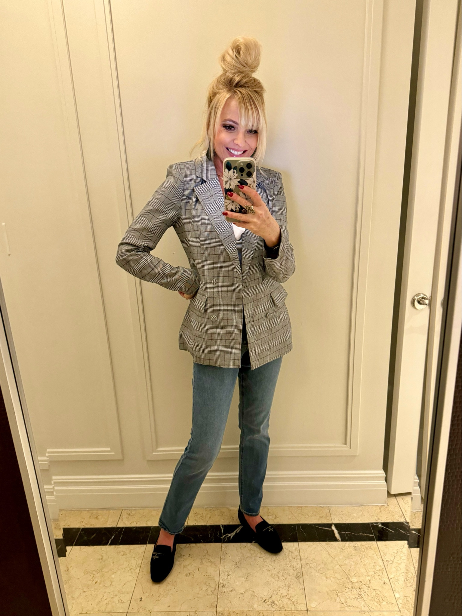 I cannot tell you how much I love this blazer! 

#LTKMostLoved #LTKworkwear #LTKstyletip