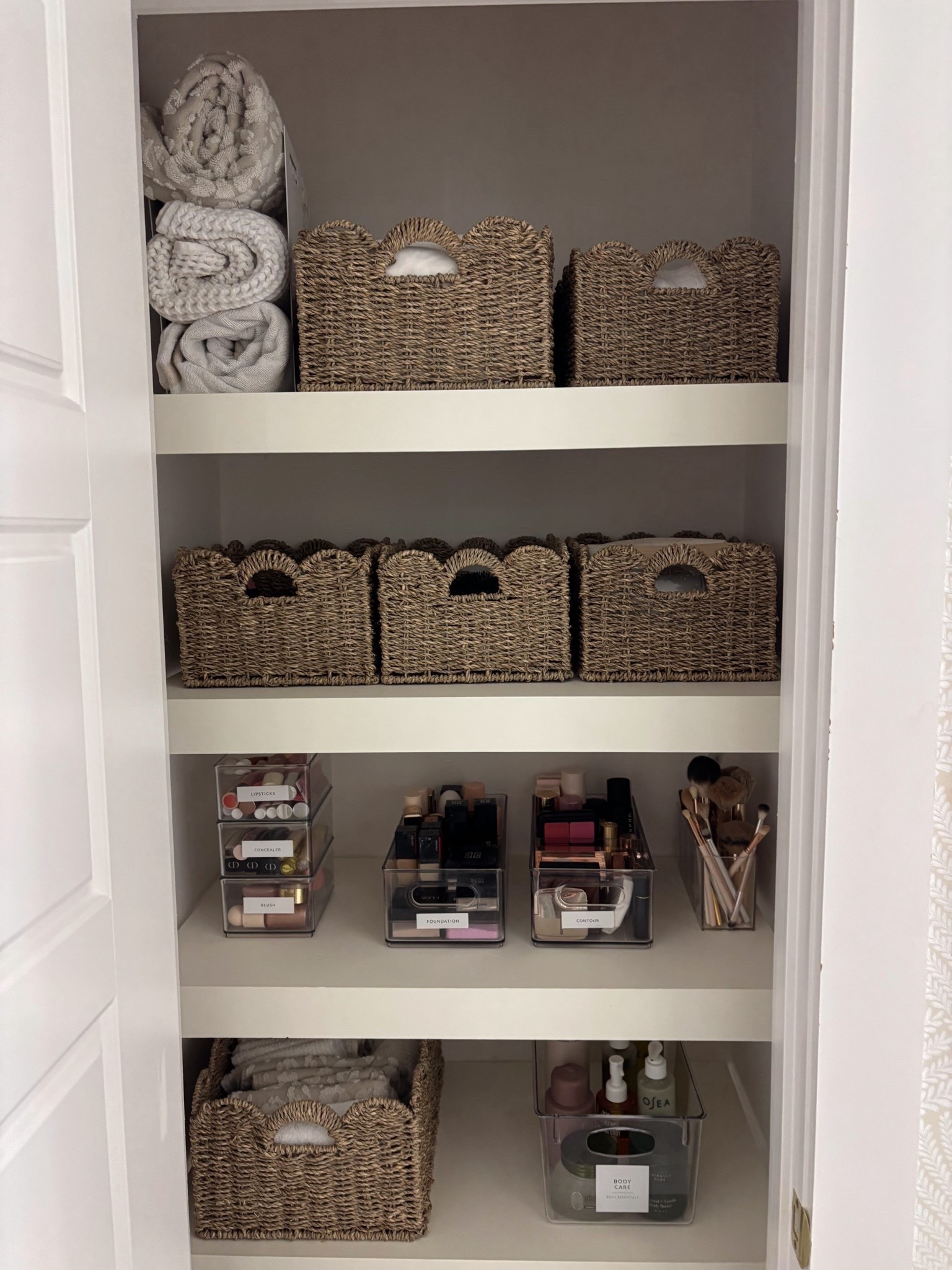 Linen closet organization! 🤍





Home, organization, storage, neutral, minimalism, cleaning, sidneymarieduke

#LTKHome