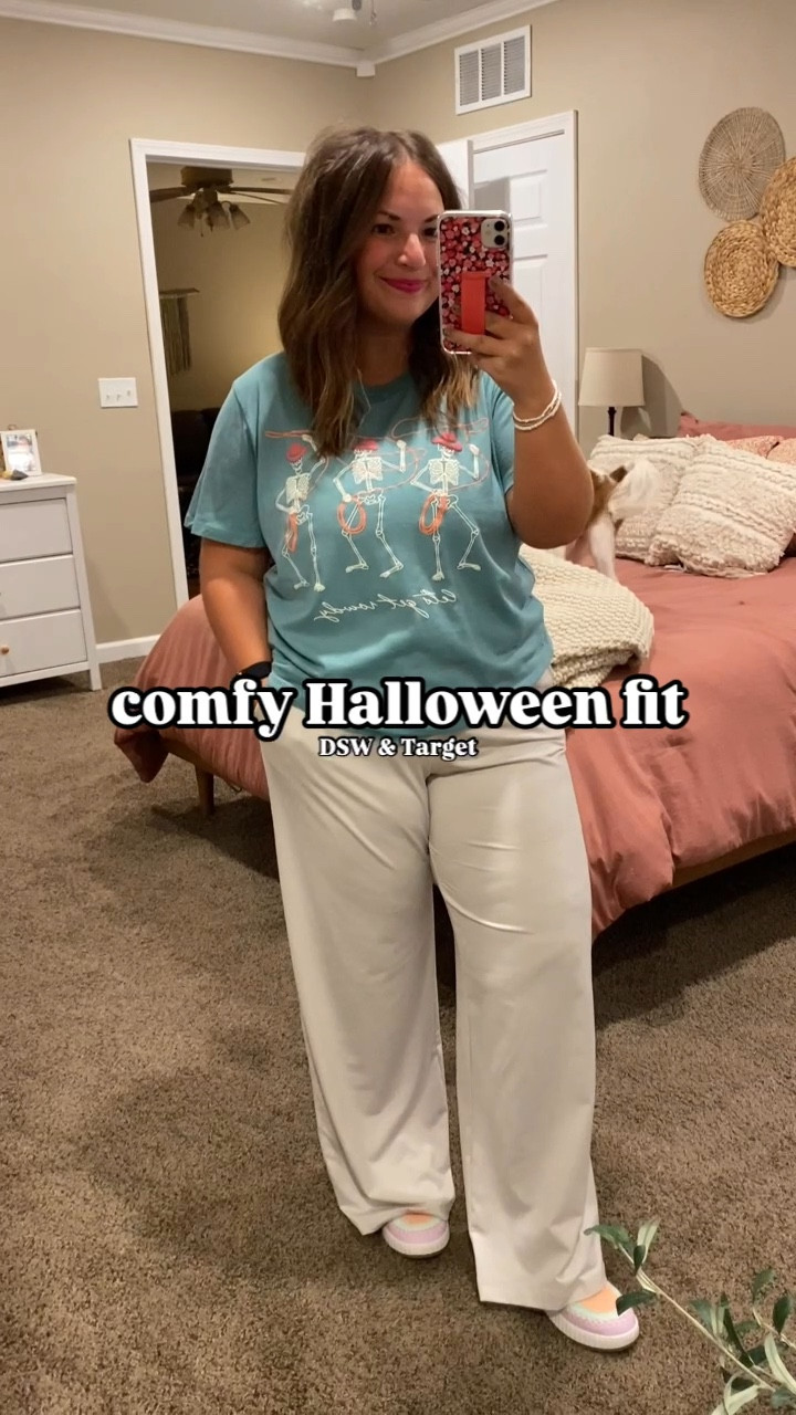 These pants are straight butter. You’ll catch me in them all fall long! Add any comfy top & you’re good to go! Perfect with this colorful rowdy tee & sneakers  

sneakers: wearing kids size, but linking the adult version below as well!
pants: fit true to size // wearing a large
tee: fits true to size // wearing a large

#LTKFindsUnder100 #LTKFindsUnder50 #LTKStyleTip