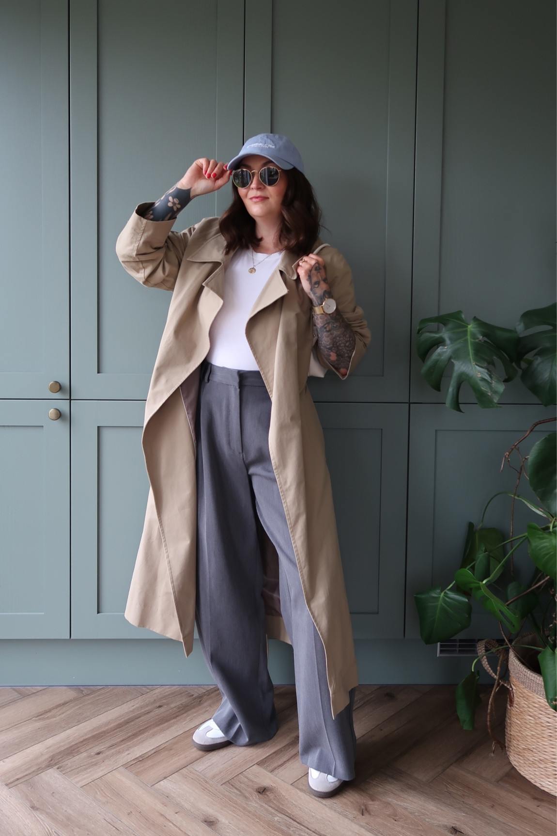 An outfit for a rainy spring day 🌧️ When is this weather going to give us a break!!! It’s extremely difficult to know what to wear when it’s mild but raining so a cap and a trench always comes to the rescue! All outfit details are on my LTK linked in bio 🔗 
.
.
.
#outfitoftheday #springoutfits #springoutfitideas #springoutfitinspo #casualoutfitideas #casualoutfitsdaily #casualoutfitinspo #minimalstyleblogger #smallinfluencer #smallinfluencerdiscovery #smallinfluencers #outfitreel #trenchcoats #trenchcoatseason #mangofashion #howistyle #styleinfluencers 