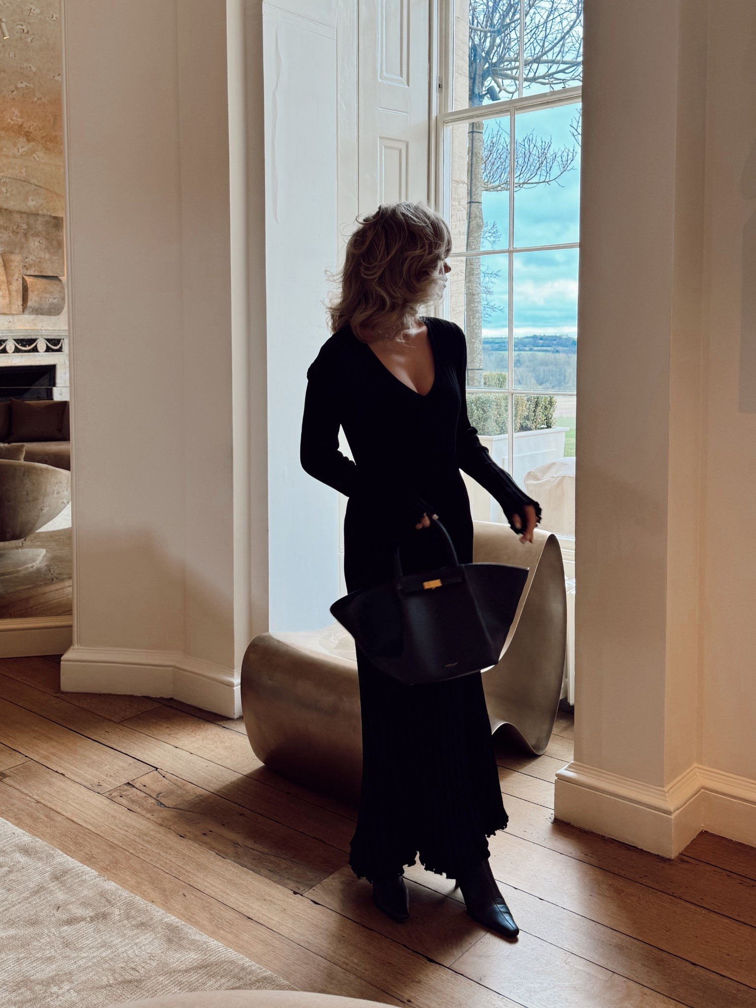 Black maxi dress, workwear, spring outfit, black boots, black leather bag

#LTKspring #LTKworkwear #LTKuk