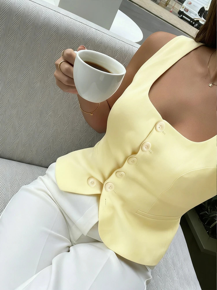 Camiseta sin mangas de cuello cuadrado de tela tejida sin estiramiento con detalle de botones, ca... | SHEIN