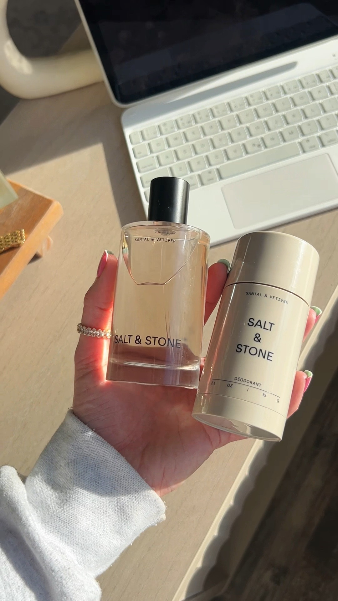 My go-to clean deodorant + body mist ✨

#cleanbeauty #cleandeodorant #veganbeauty #saltandstone 