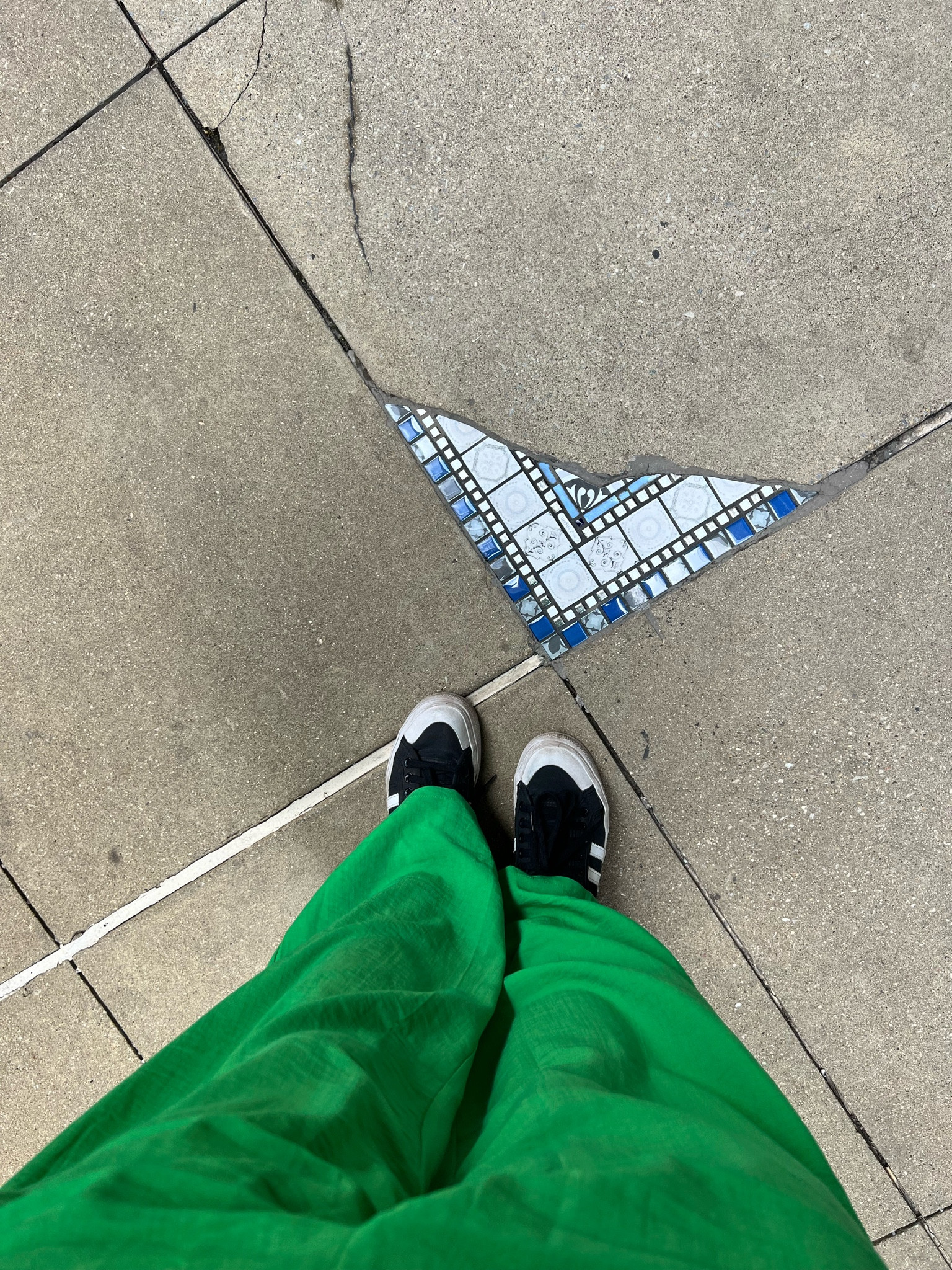 Don’t be “green” with envy over these pants.  Instead be tickled “pink” that you can now get a sneak peek of my outfit for four twenty… 
I mean, many of you were asking for me to share more “s-tile”, so wish granted.

#LTKshoecrush #LTKFestival #LTKstyletip