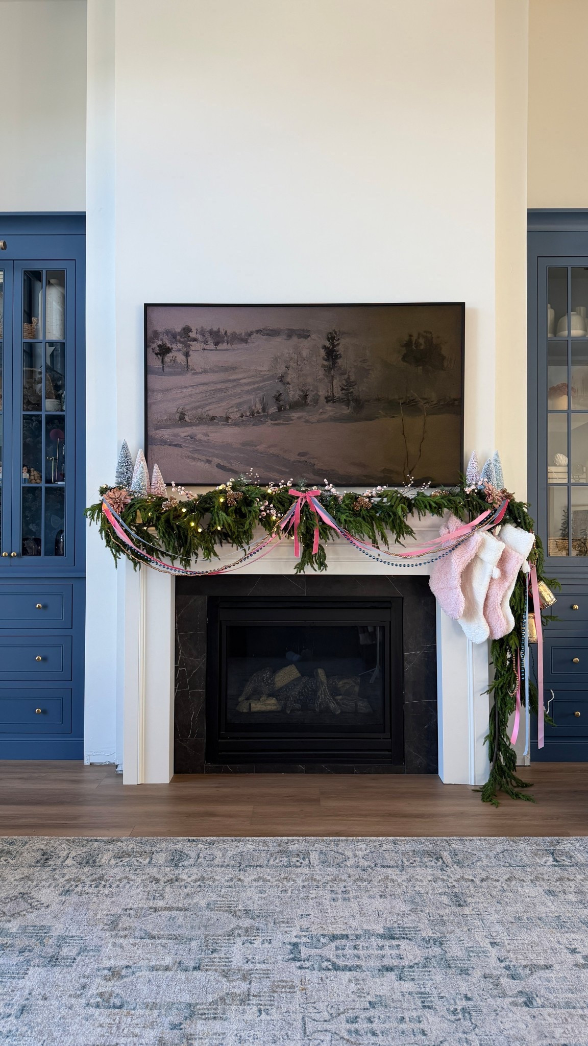 A pink Christmas! I’ve never been a big pink fan but this year we are leaning in. 😍