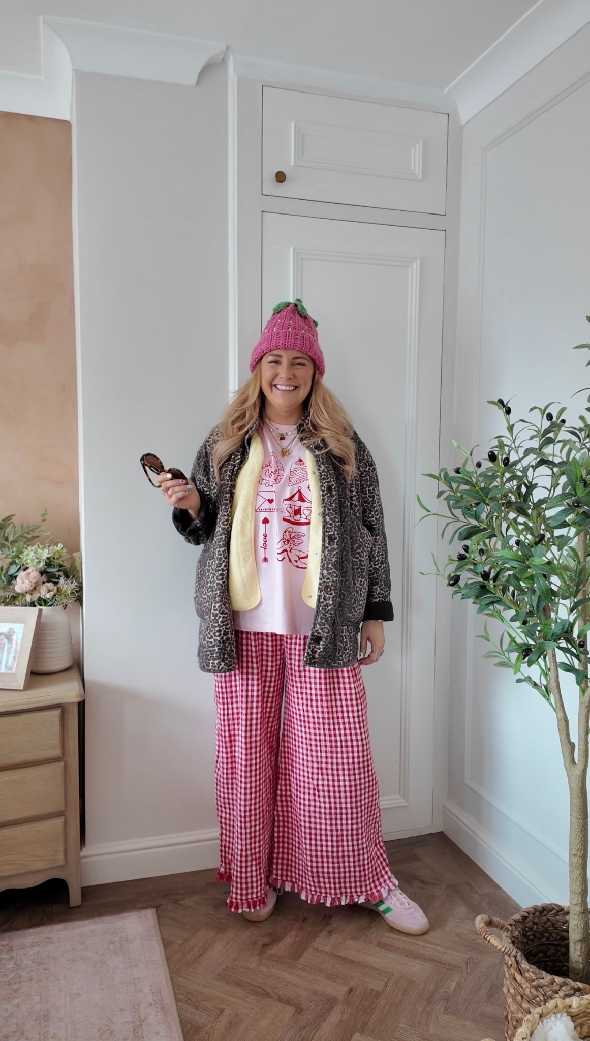 The cutest happiest outfit!

Actual trousers are Stalf studio and jacket Beyond Nine. Gilet and tee linked and wearing size XL

Leopard coat, gingham trousers, yellow gilet, strawberry hats