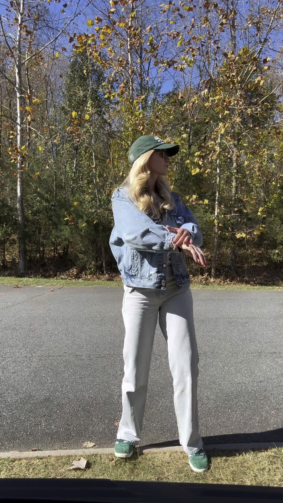 Saturday soccer mom fit! I sized up 1 size in the jeans! 

#LTKVideo #LTKSeasonal #LTKstyletip