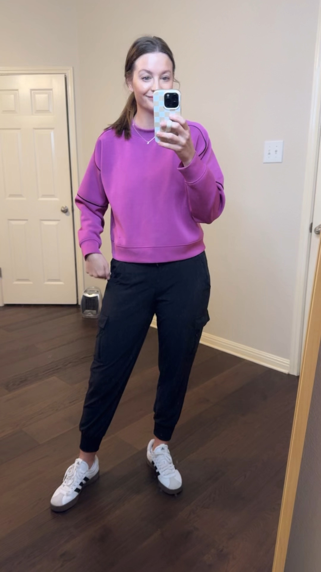 Sale alert
Wearing a small in sweatshirt and Medium in joggers 
Adidas tts 