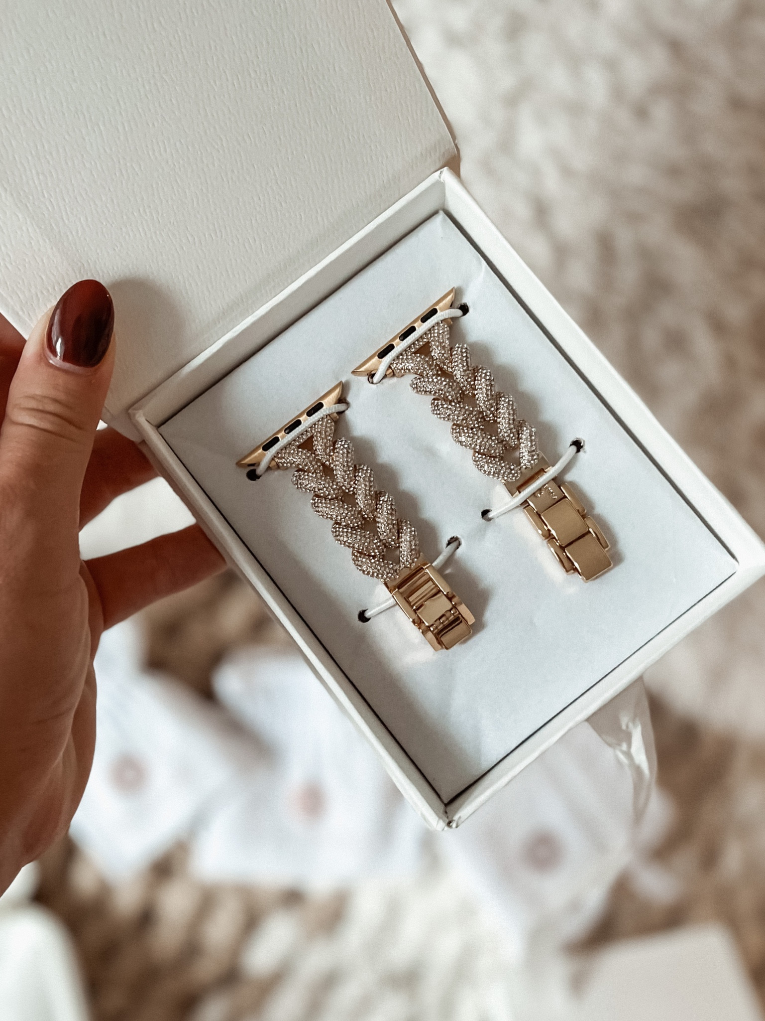 Gold Crystal Herringbone Watch Band 

#LTKHoliday #LTKbeauty #LTKGiftGuide
