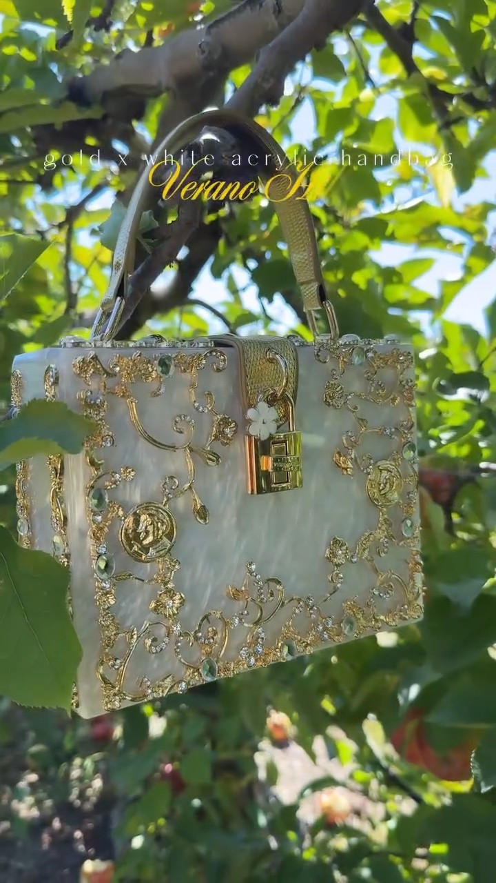 @verano_hill buy one get one free with my code ANISHA71855 ✨ #veranohill

fashion, handbags, Verano Hill white and gold acrylic handbag

#LTKWedding #LTKootd #LTKSaleAlert