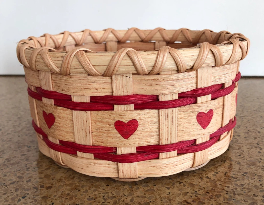 Muffin Basket Heart - Etsy | Etsy (US)