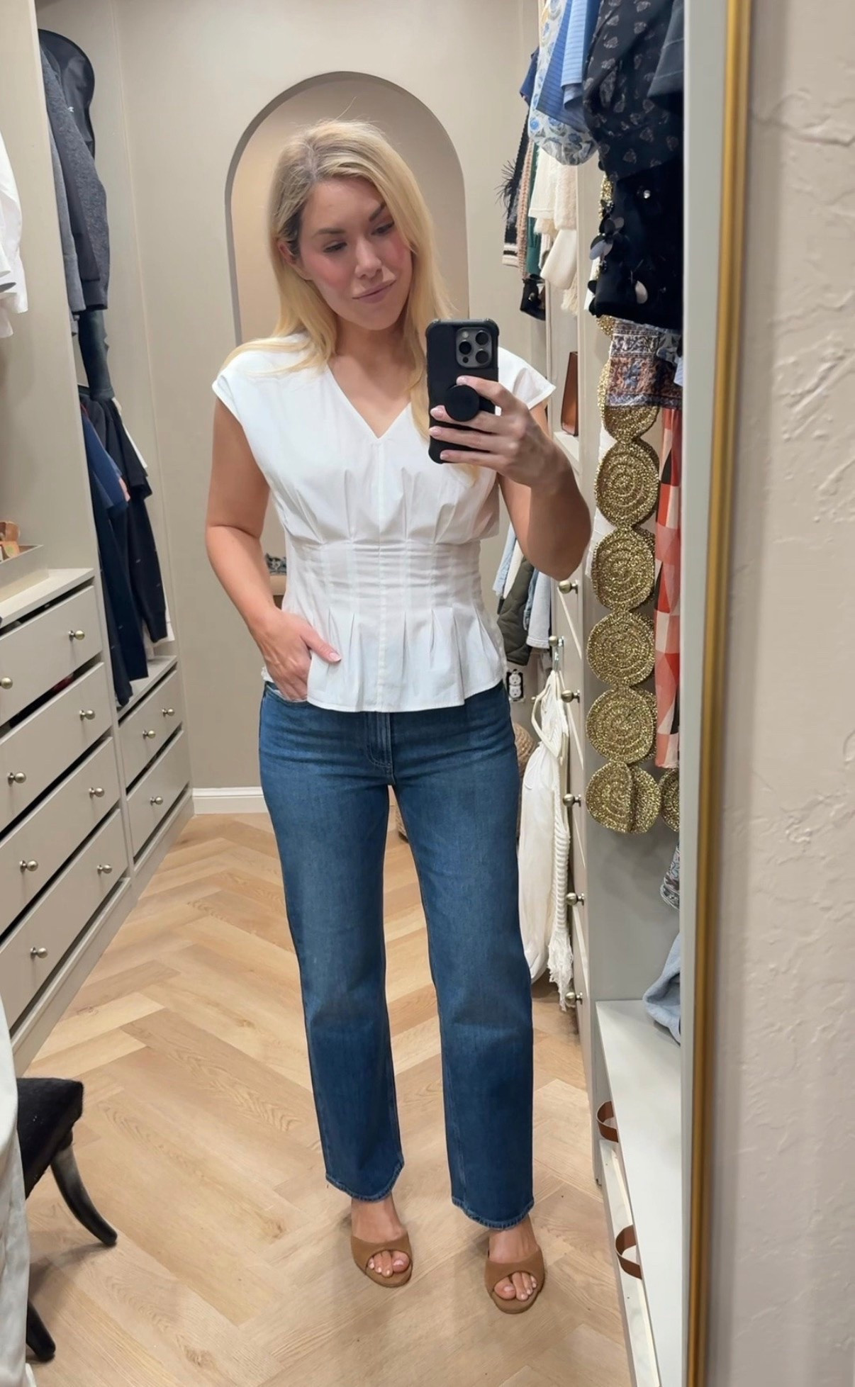 The perfect SUPER FLATTERING straight leg jeans (fit TTS)

#LTKdayinmylife #LTKgrwm #LTKootd