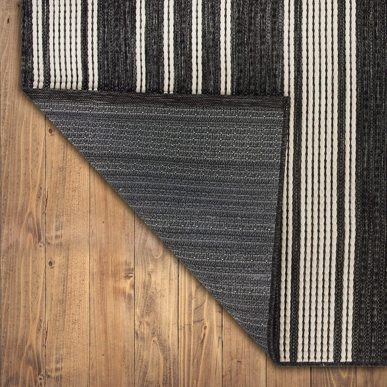 Better Homes & Gardens Black & White Stripe 7' x 10' Outdoor Rug - Polypropylene/Polyester - Walm... | Walmart (US)