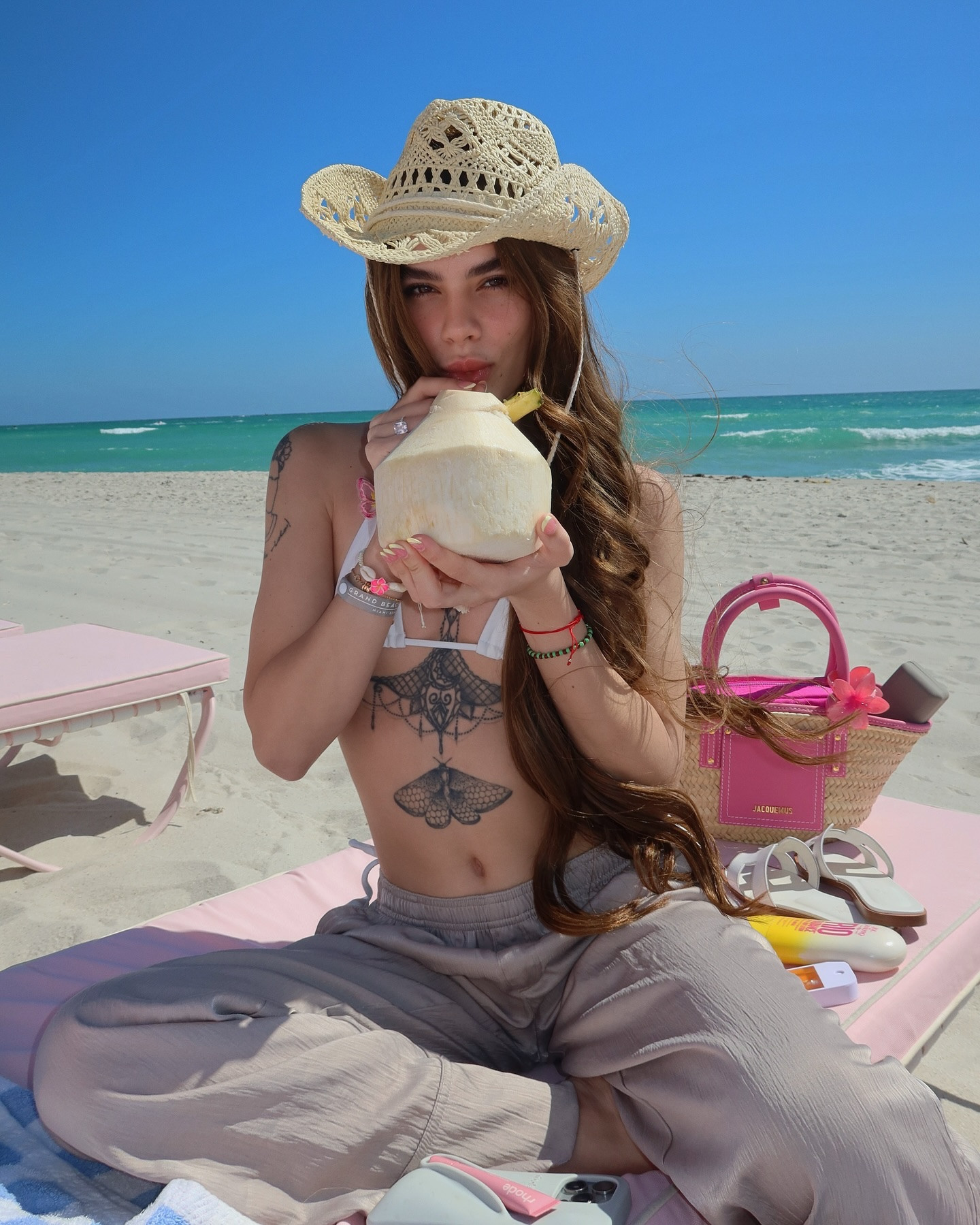 🏖️👙🌊
.
.
.
#beach #bikini #summer #summervibes #solcito