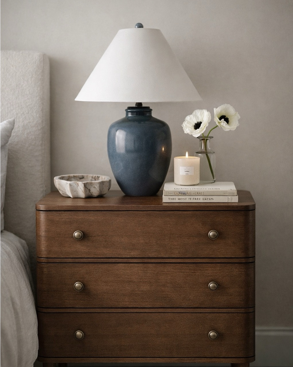 Some nightstand styling inspiration 🤍
I styled this look with a centered lamp, a stack of books with a small bud vase of flowers and a candle on one side and a catchall bowl on the other side.

Save this for later if you’re refreshing your bedroom, and you can shop everything below.

AI render of my original design


#LTKHome
