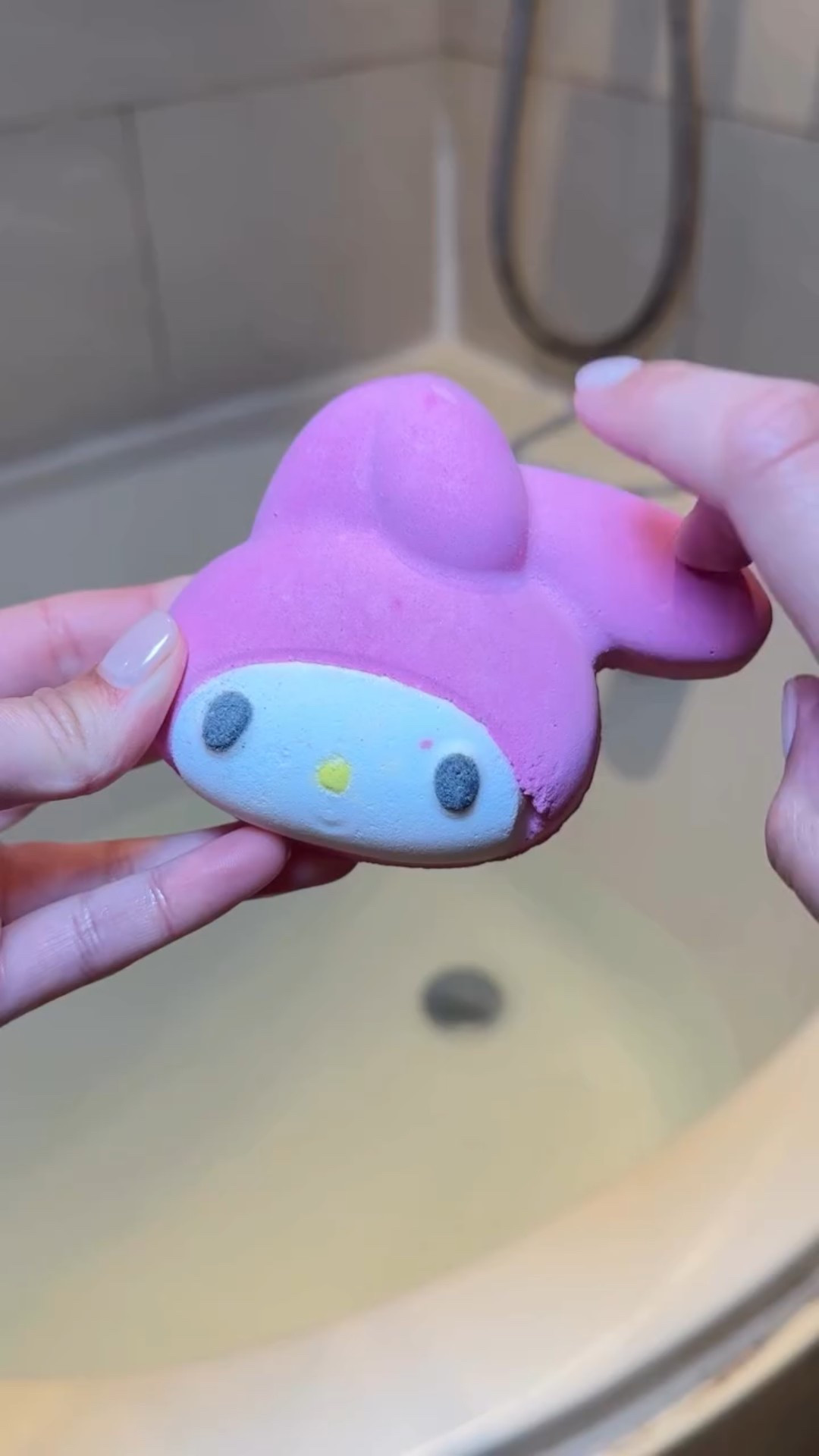 Unwind with me and lemon🎀🌷
Using
 @lush 
@yesstudio 
@sundaebody 
@beautyofjoseon_official 
@mallowsbeauty 
#skincare #selfcare #thatgirlaesthetic #cleangirlaesthetic #nightroutine