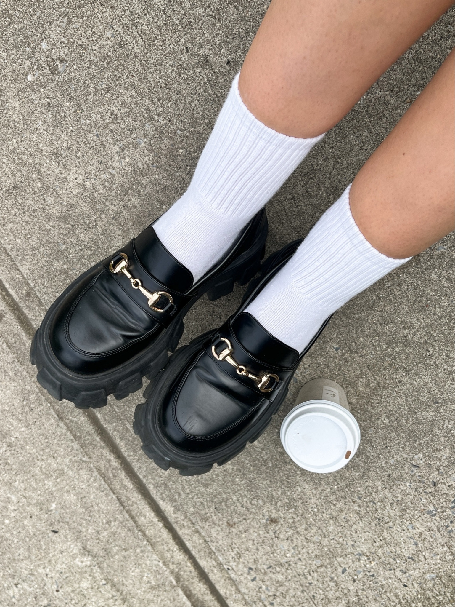 coastal outfits, city girl style, chic coffee shop looks, SoHo streetwear inspo, preppy outfits, minimalist everyday style, trendy outfits 2026, casual chic New York outfits, neutral wardrobe, capsule closet inspo, pinterest aesthetic, Pinterest outfit, outfit ideas, outfit inspo, outfit inspiration, ootd inspo, casual style, casual outfit ideas, everyday outfit,

#LTKootd