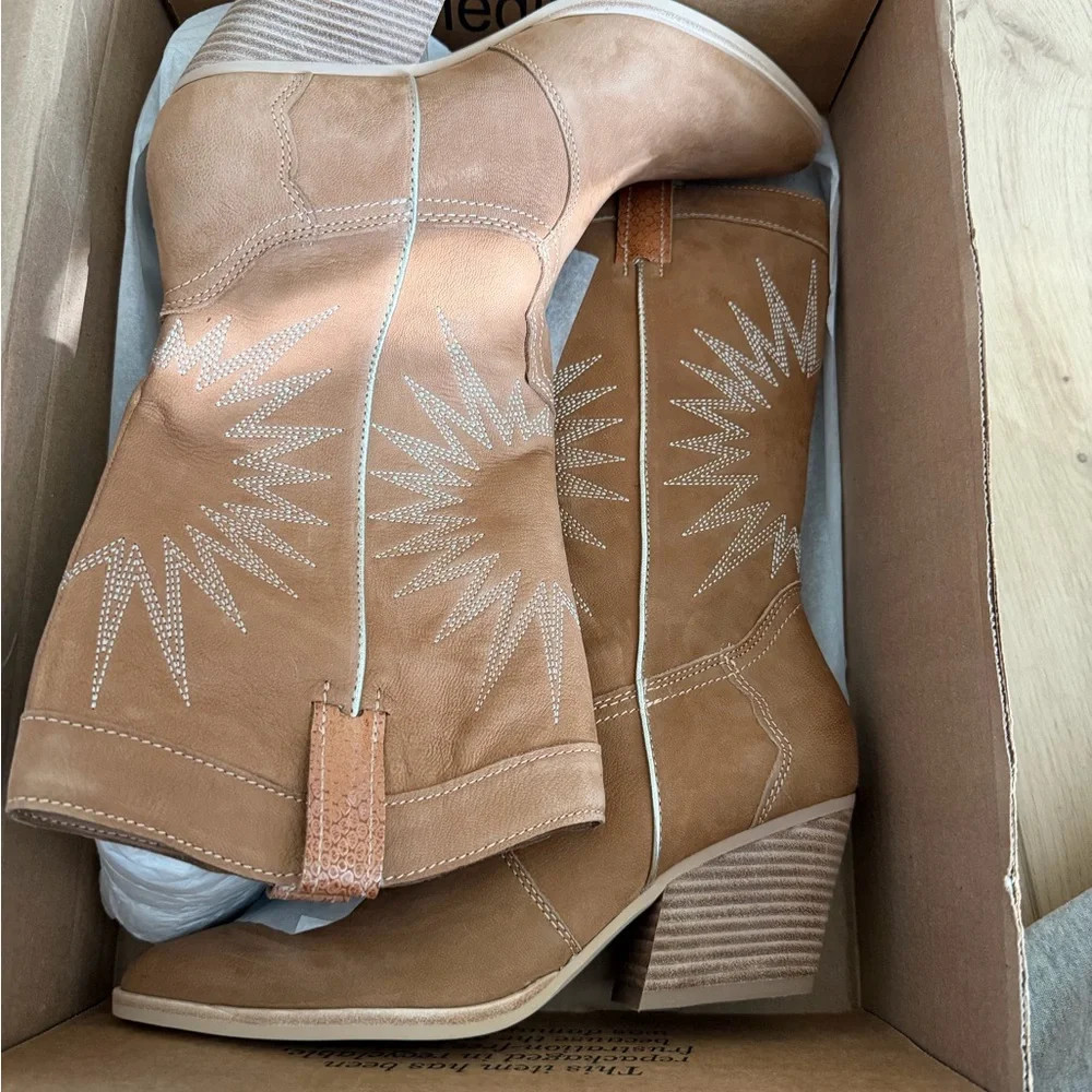 NWT Dolce Vita Lawson size 8 | Poshmark