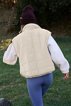 TIQOJE Puffer Vest Women Casual Quilted Sleeveless Packable Jacket Padded Puffy Vest with Pocket | Amazon (US)