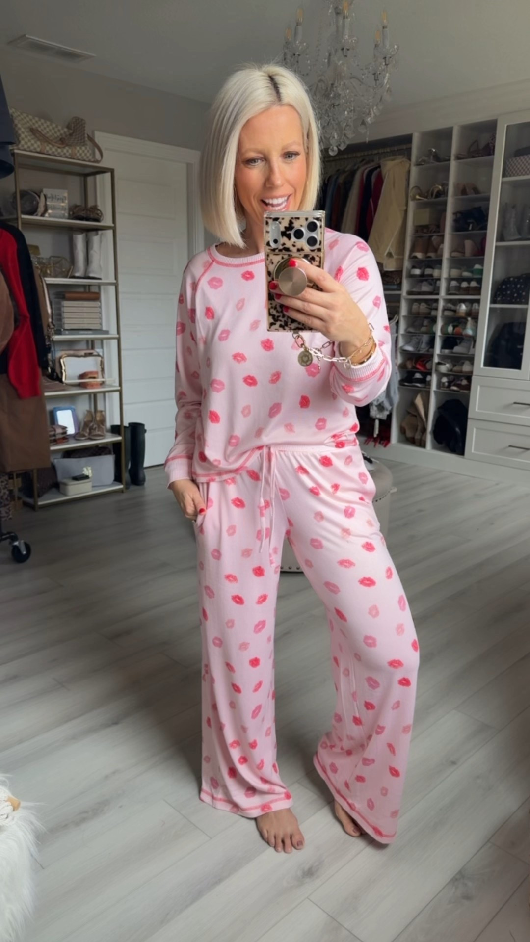Walmart pajamas roundup! How adorable is this print?! So cute you could wear this year round. Perfect for a Galentine’s day gift or a girl’s trip!
⬇️⬇️⬇️
Size small

#LTKFindsUnder100 #LTKFindsUnder50