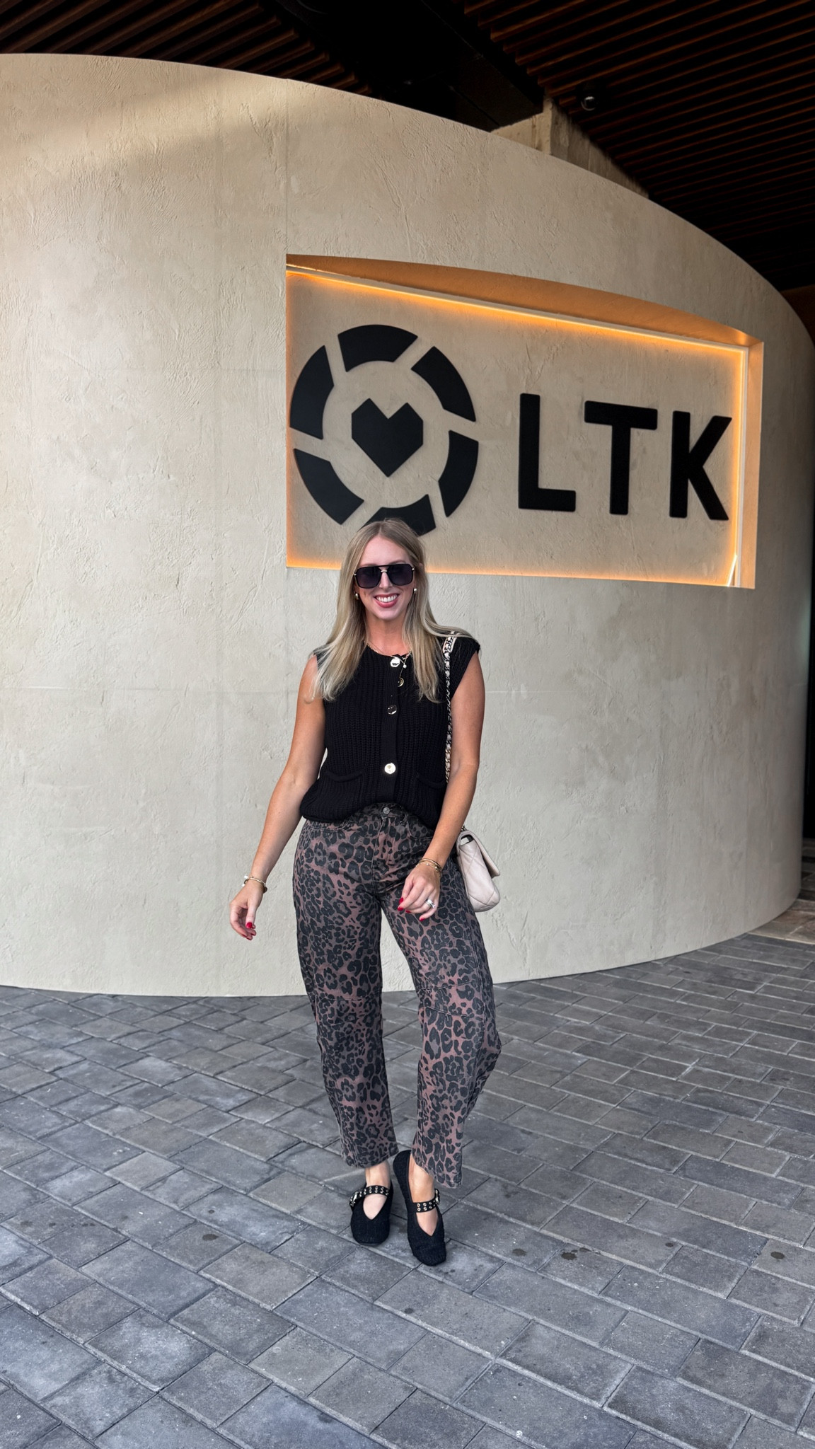 LTKCon outfit of the day, LTKCon, Walmart fashion, sweater vest, Amazon fashion, leopard barrel jeans, rothys 

#LTKSaleAlert #LTKFindsUnder50 #LTKCon