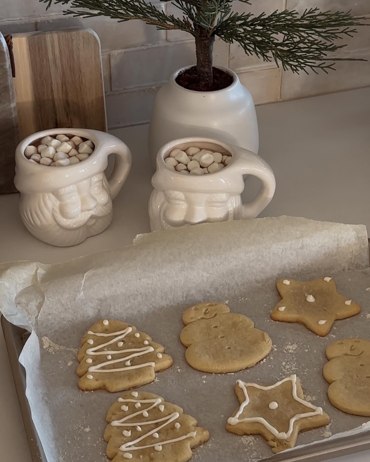 Christmas home vibes - linking similar in all! #kathleenpost

Home decor, Christmas vibes, holiday mugs

#LTKHoliday #LTKHome #LTKmorningroutine