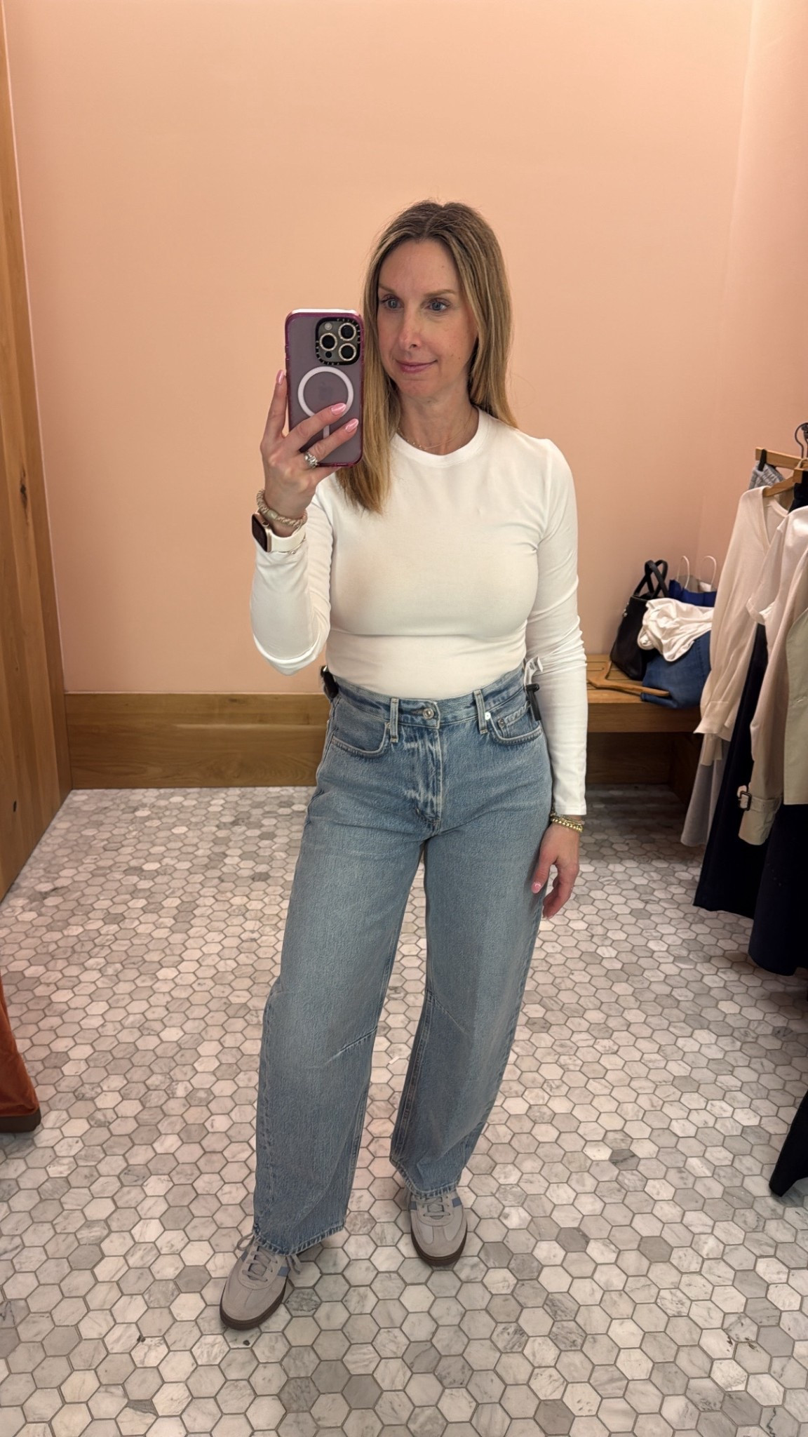 Barrel jeans - size down
I’m 5’1 and the length was perfect 
I’m in a 25 (usually 26 or 27)
Wash is Gemini 


#LTKootd #LTKOver40