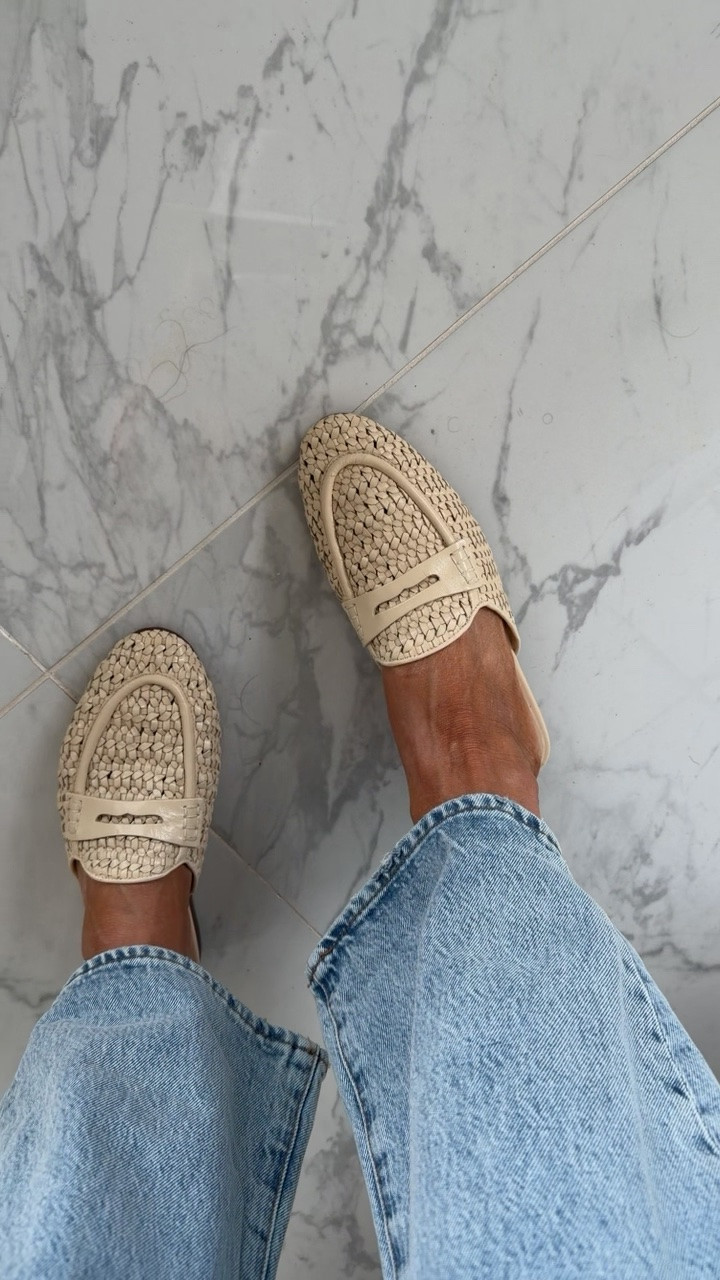 The PERFECT summer time mule! Butter soft instantly and go with everything 🔥🔥🔥