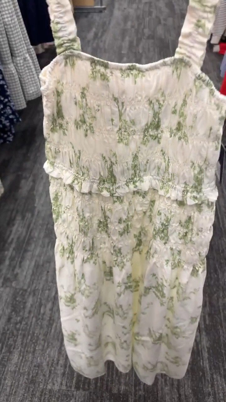 The smocked detail + soft floral is giving effortless spring! ☀️ And it’s 20% off right now 🙌🏼

Spring, summer, vacation, dress, @Teux 

#LTKootd #LTKSeasonal #LTKSaleAlert