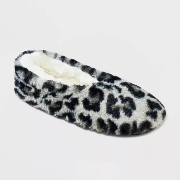 Women's Faux Fur Cozy Pull-On Slipper Socks | Target