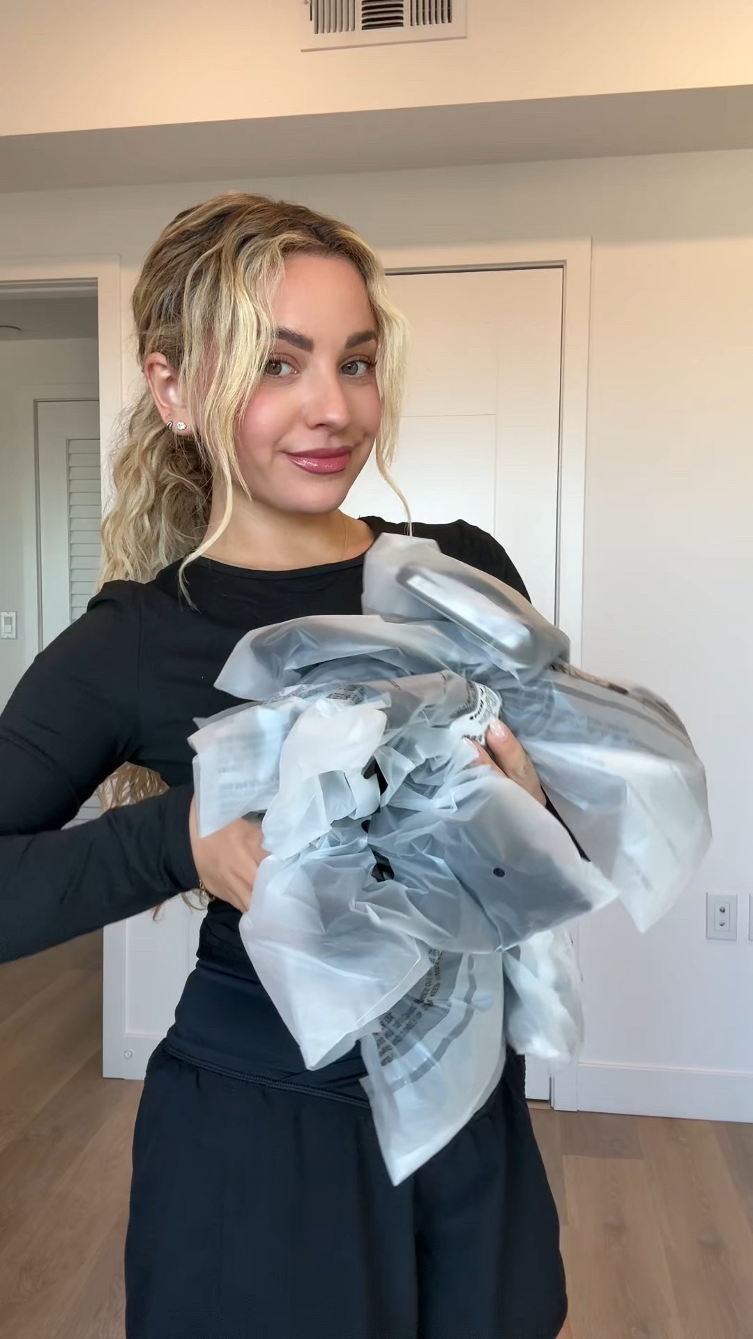 nikeskims try on!!! 🤍🤍🤍 

#LTKActive #LTKStyleTip