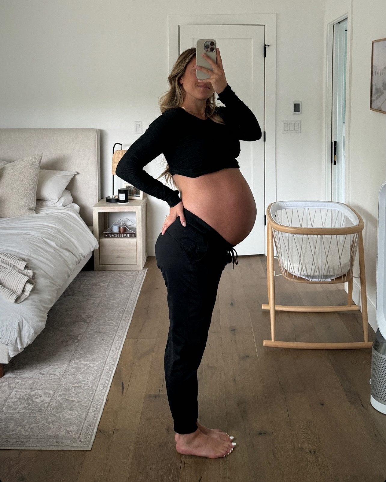 My last bump pic, 41 weeks +2 days 💫

#LTKActive