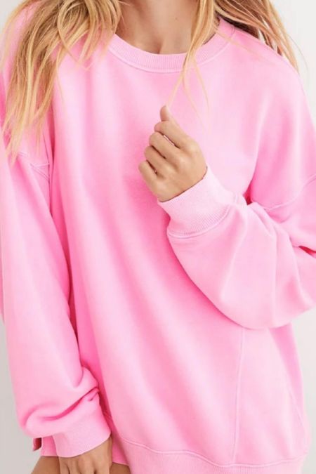 Pink oversized sweater 
Comes in many Colors 

#LTKfindsunder50 #LTKstyletip #LTKSeasonal