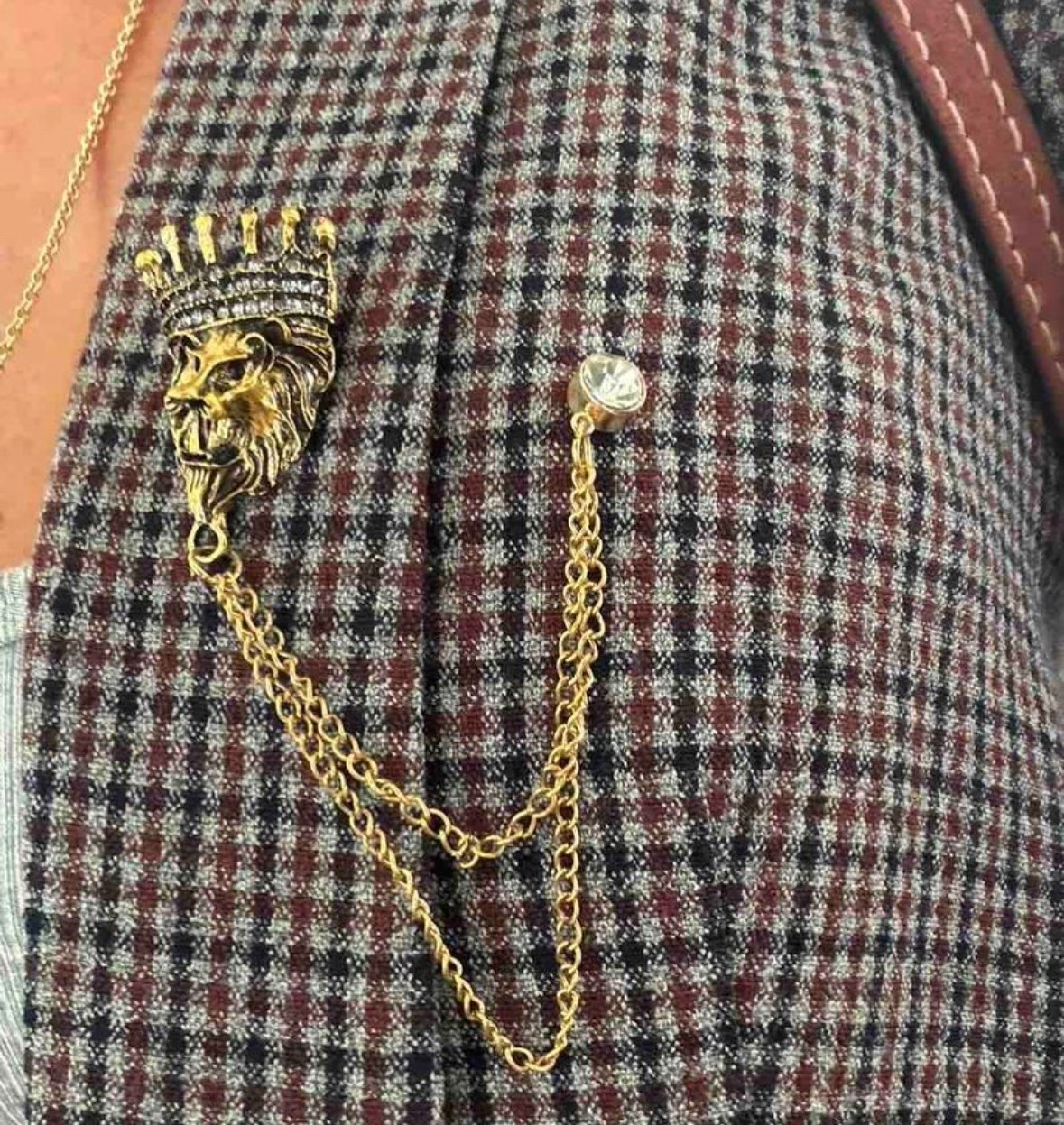Lapel pin and then some 🦁

#LTKOver40 #LTKWorkwear #LTKootd