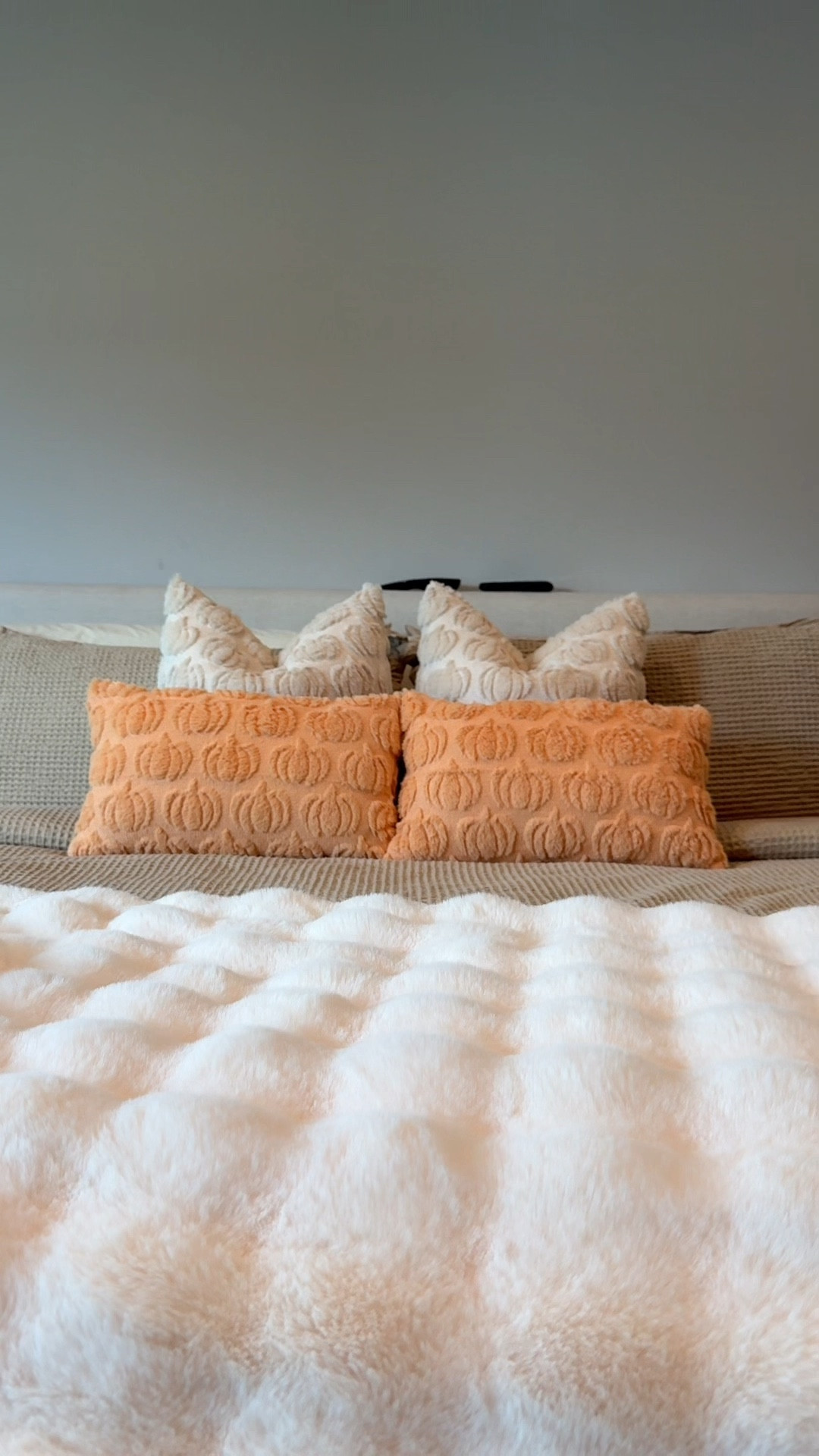 Fall bedding refresh = complete! 🍂✨ I pulled together the coziest setup with my favorite sheets, duvet, duvet cover, and pillows (plus the cutest pillow covers). This little combo feels like the perfect fall reset for the bedroom warm, cozy, and ready for all the autumn vibes. Everything is linked so you can easily shop and recreate the look in your own space! 🛏️

#fallbedding #ltkhome #cozybedroom #falldecor #ltkfall

#LTKSeasonal #LTKHome