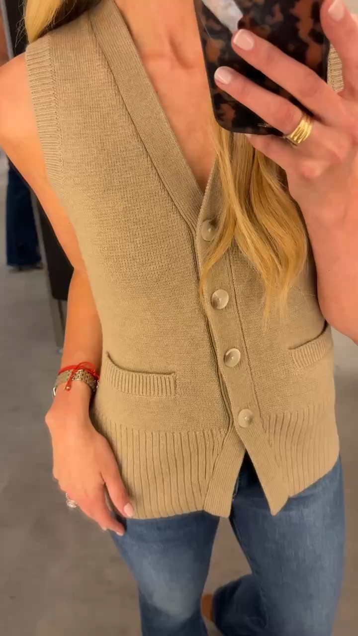 This whole look is so good! Make sure to grab everyone the Nordstrom anniversary sale! 

I am wearing a size medium!