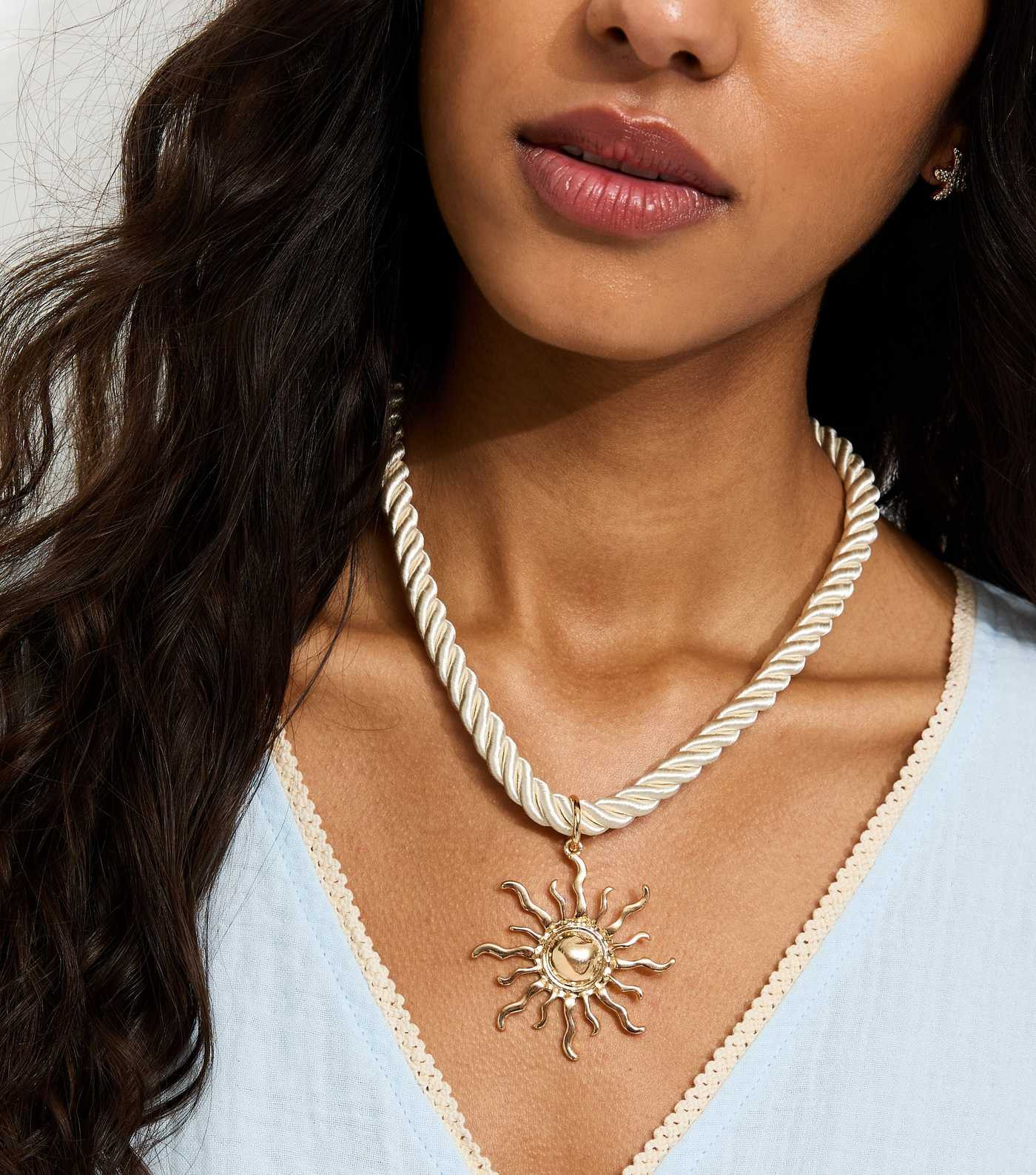 Cream Chunky Rope Sun Pendant Necklace | New Look | New Look (UK)
