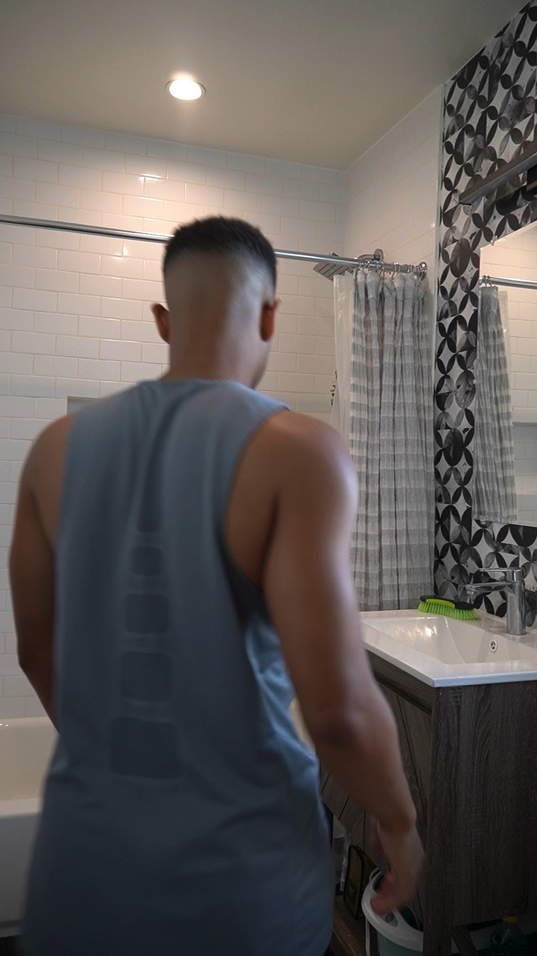 Deep cleaning is essential for a Sunday reset. There’s something about a fresh home that keeps me inspired as I enter a new week 🙏🏾
•
•
•


#LTKActive #LTKhome #LTKmens