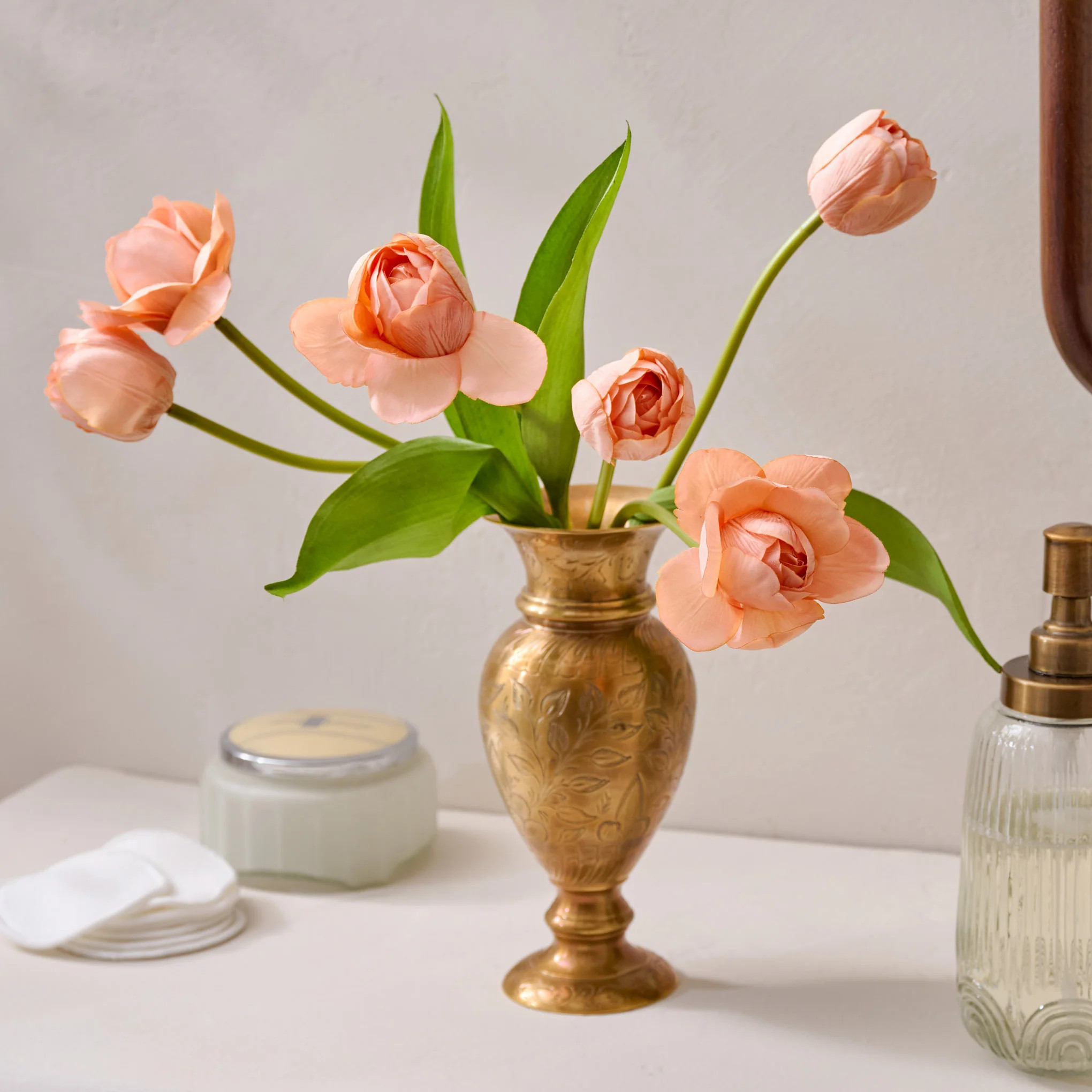 Anna Vase Peach Tulip Bundle | Magnolia