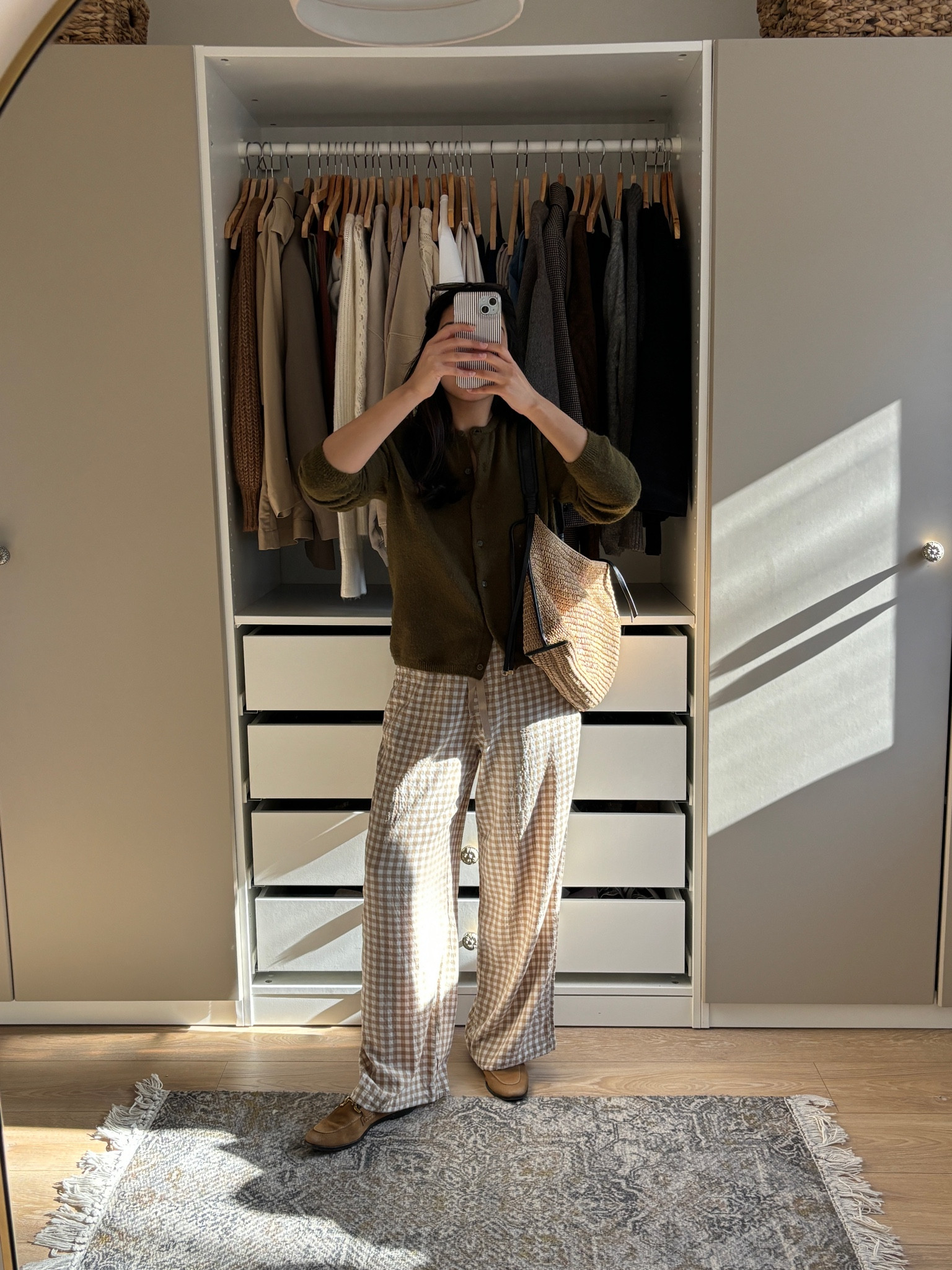 casual spring outfit, loose trousers, casual trousers, patterned trousers, checkered trousers, suede loafers, straw bag, straw tote bag, khaki cardigan, green cardigan, olive cardigan, & other stories, uniqlo, ham, mango, asos, nobodys child

#LTKfindsunder50 #LTKSeasonal #LTKeurope