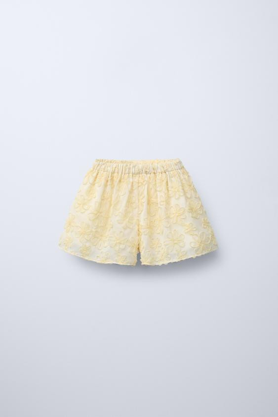 FLORAL SHORTS$ 29.90Light yellow | 1135/197/306Add to cartAddShorts with elastic waistband and em... | Zara US