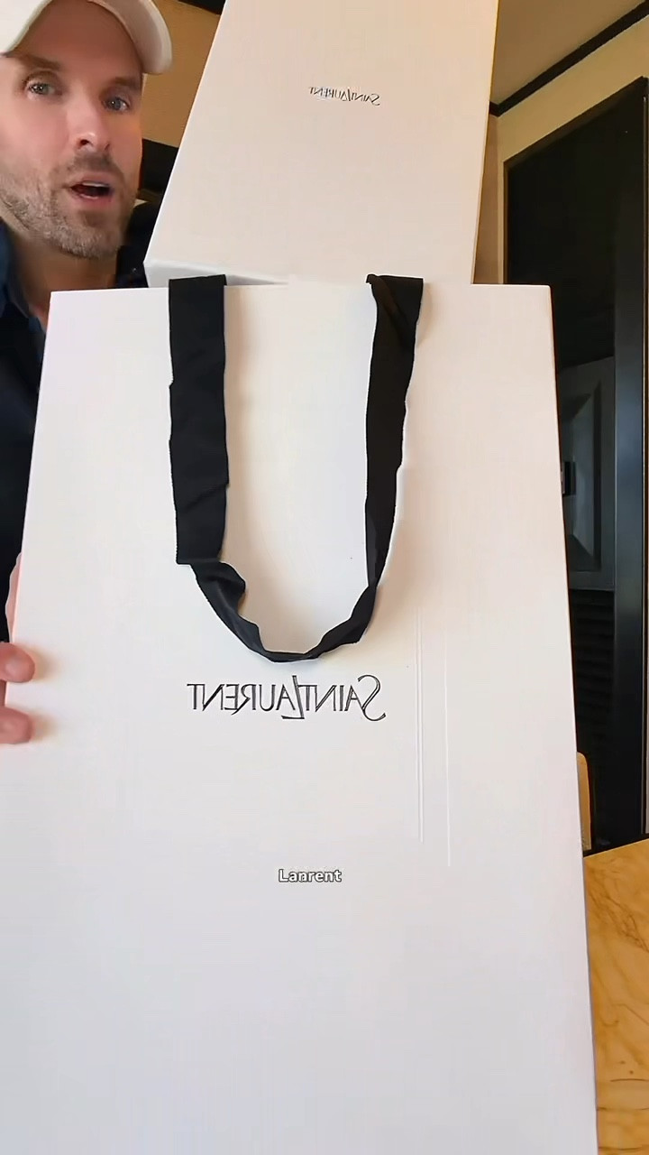 What happens in Vegas
Finally got my hands on these loafers I’ve been eyeing forever 😍 linked the exact pair + insanely good lookalikes below!

#LTKMens #LTKTravel #LTKootd