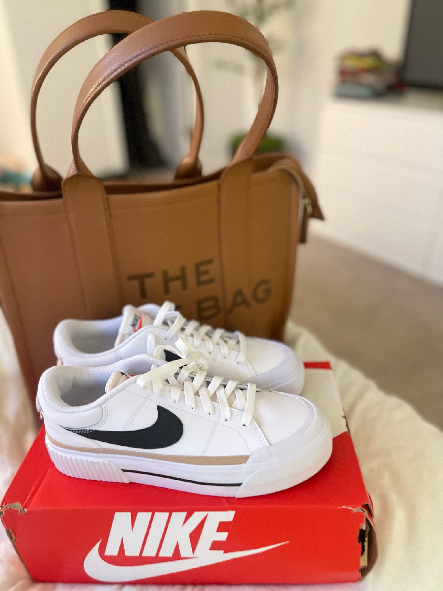 Fall favorite tote bag and sneakers! 

#LTKFallSale #LTKSeasonal #LTKWorkwear