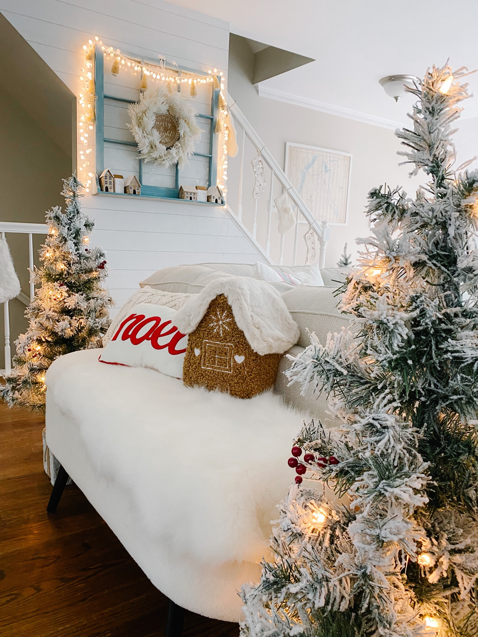 Gingerbread house pillow

#gingerbreadhousepillow #potterybarnsale #potterybarn #christmasgift #gingerbreadhouse 

#LTKHoliday #LTKSeasonal #LTKGiftGuide