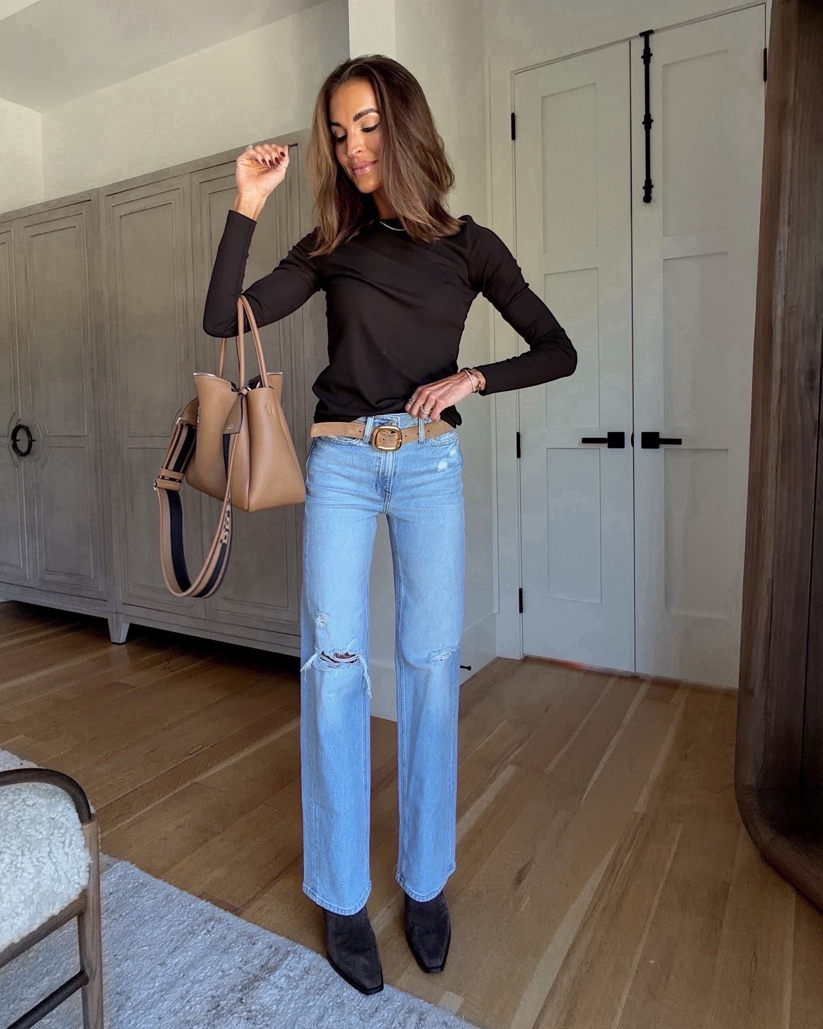 classic combo that i always love! 🫶🏼 these jeans are literally MAGIC and look so flattering on everyone!!💗

#LTKootd