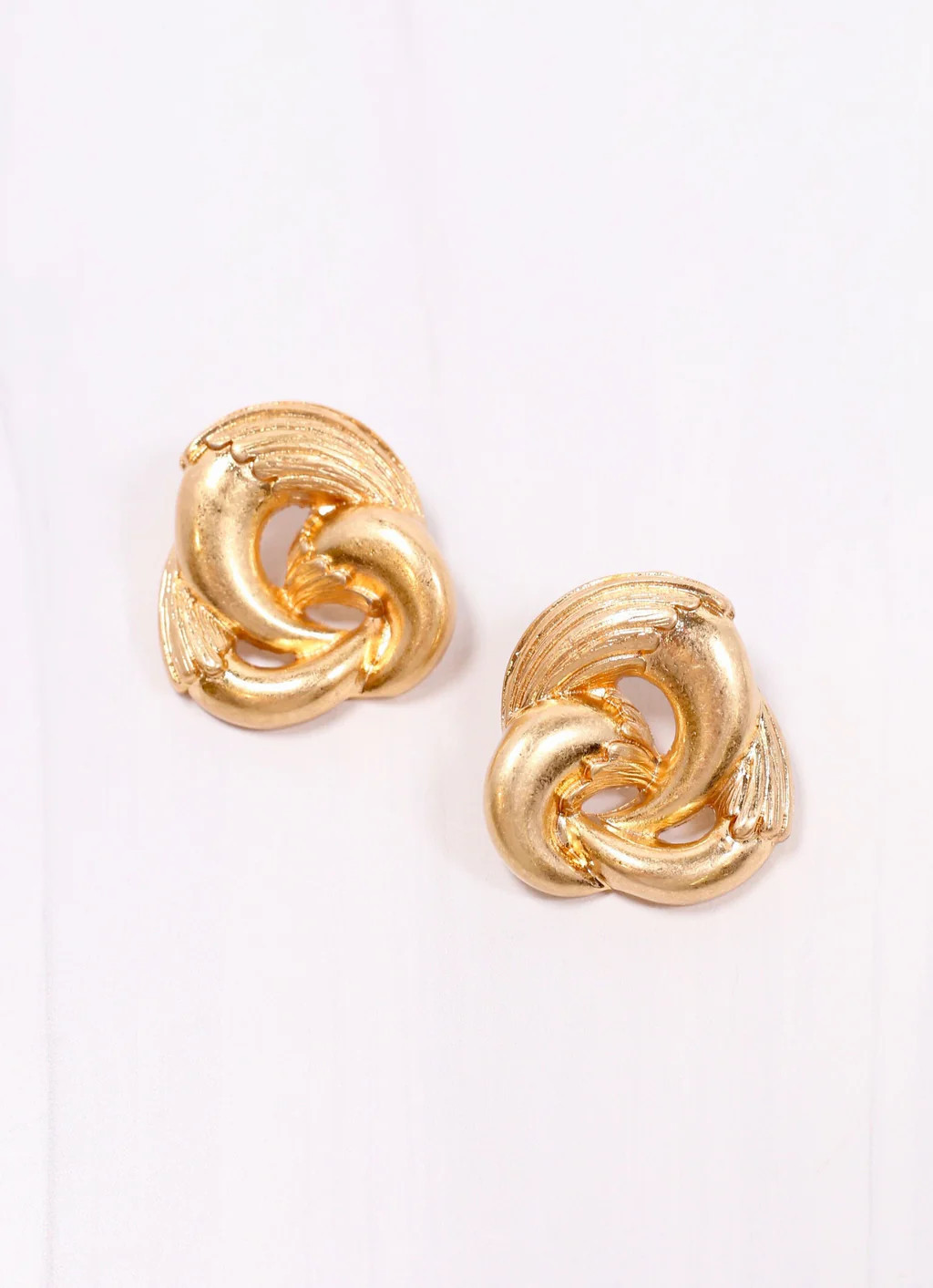 Knapp Knot Metal Earring GOLD | Caroline Hill