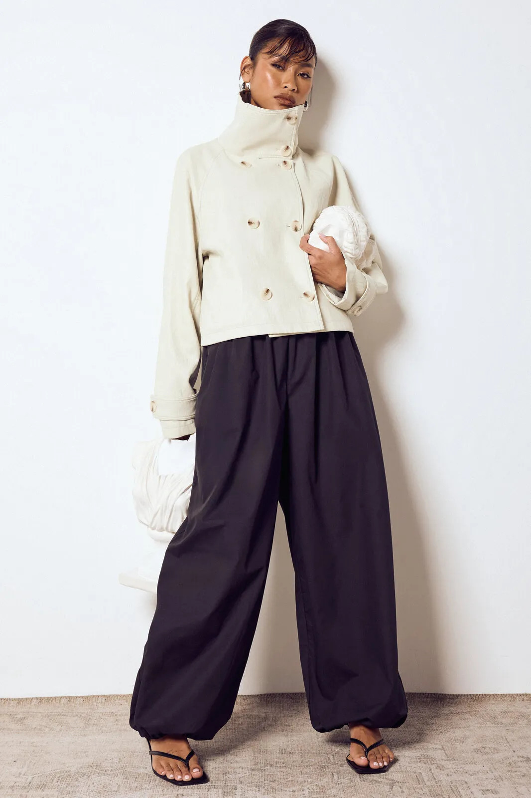 Trousers | Poplin Low Rise Concealed Waistband Balloon Trousers | boohoo | boohoo (US & Canada)