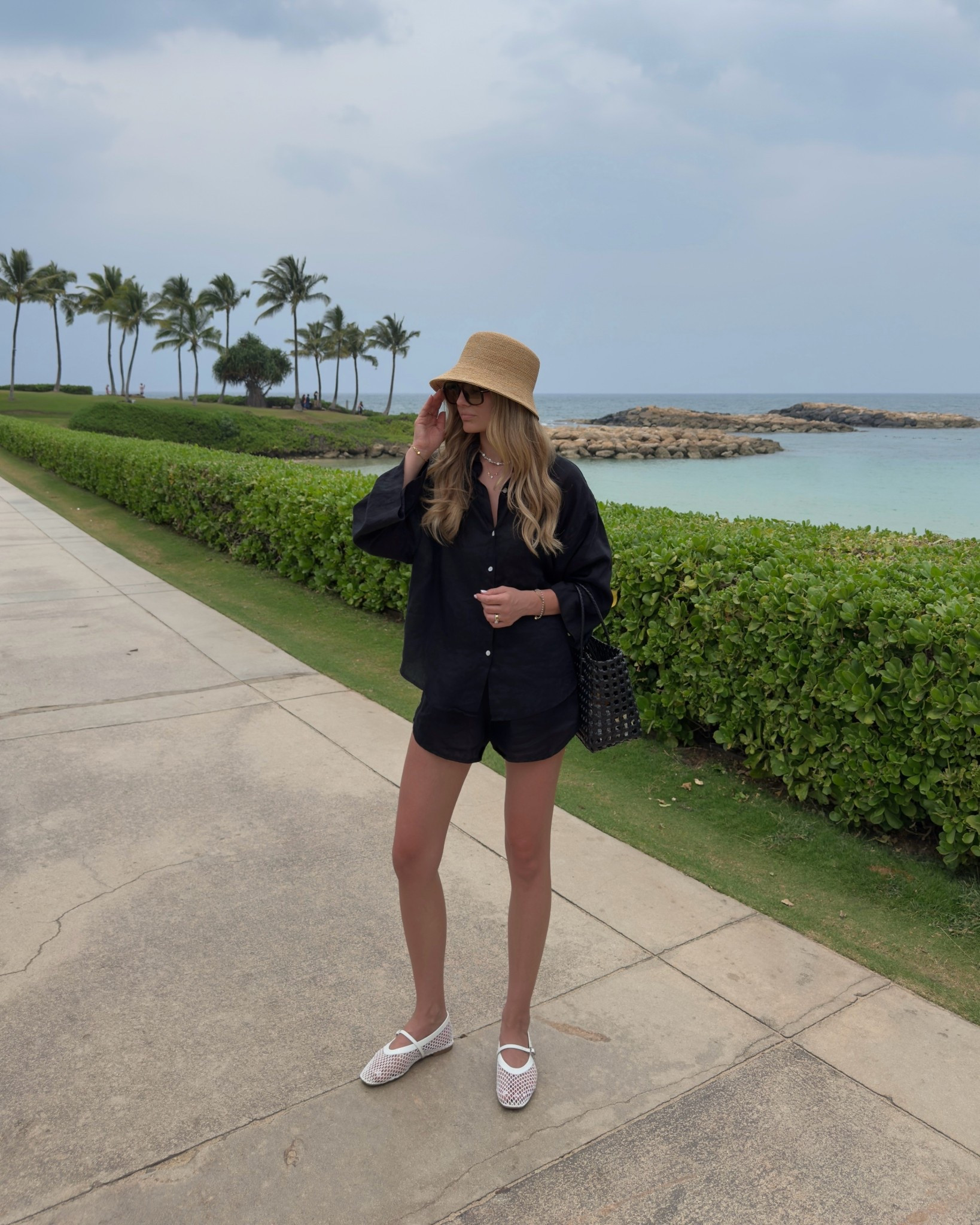 Straw bucket hat, white mesh flats 