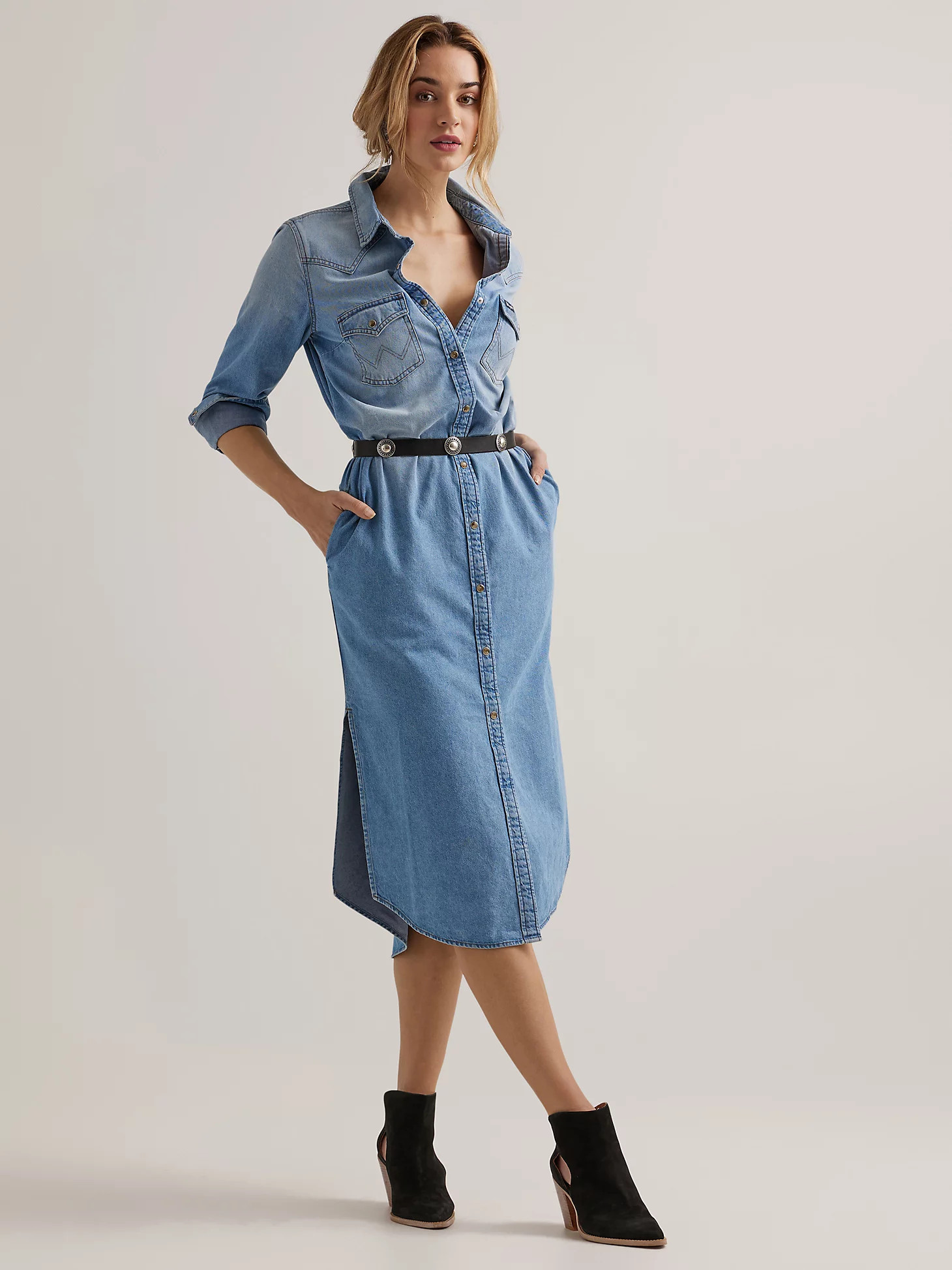 Women's Wrangler Retro® Long Sleeve Denim Midi Dress in Blue | Wrangler